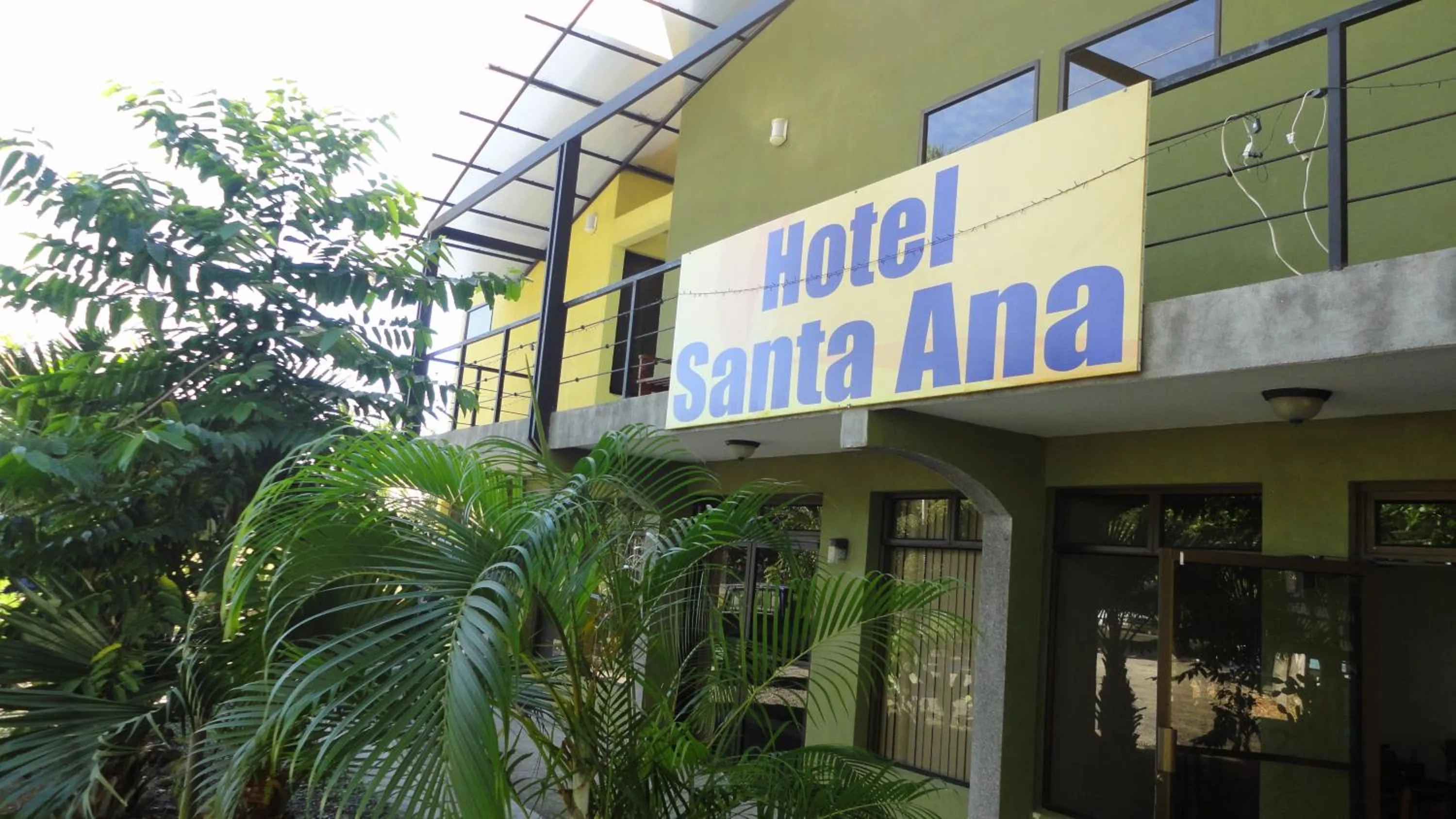 Facade/entrance in Hotel Santa Ana Liberia Airport
