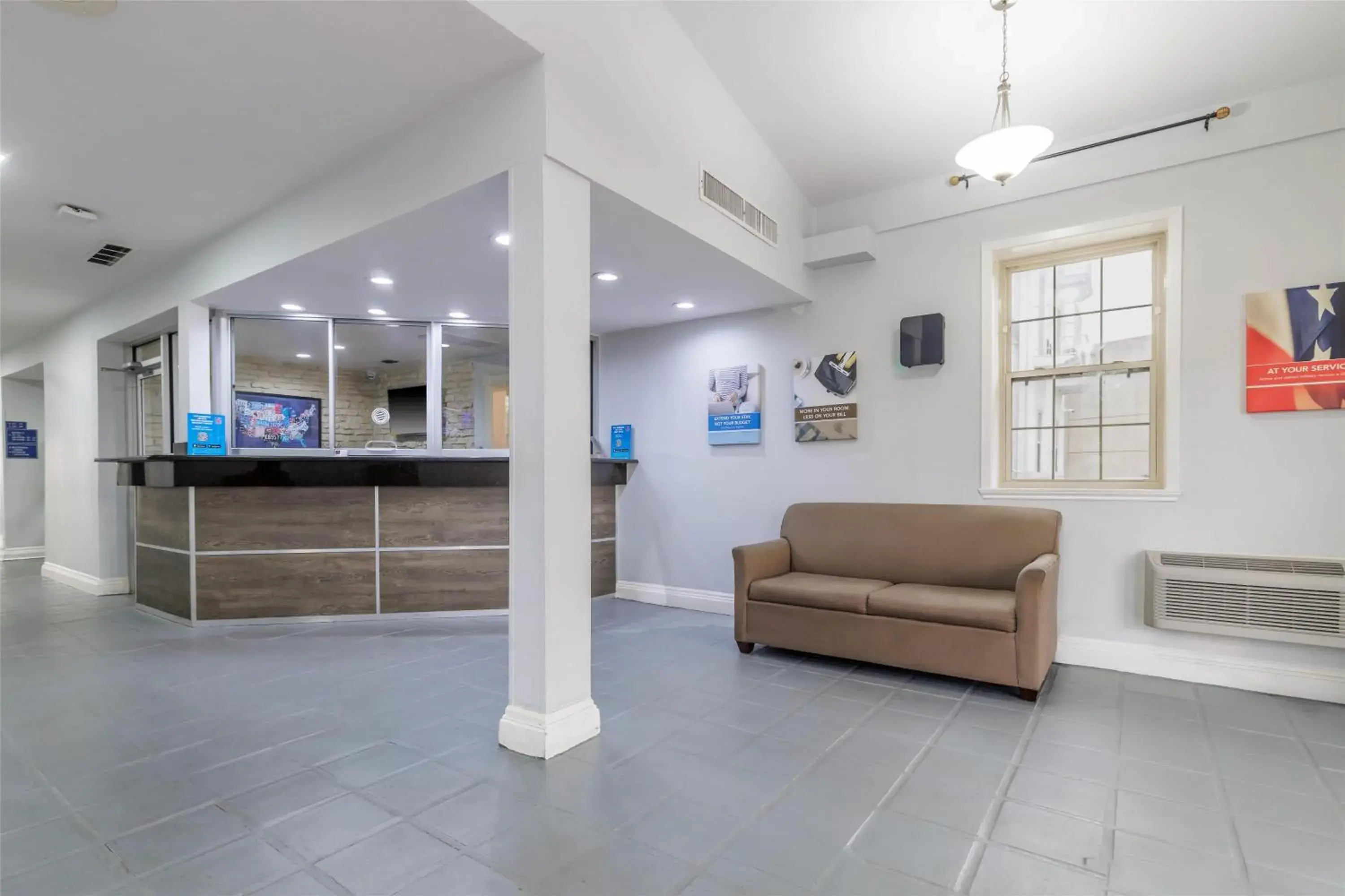 Lobby or reception in Motel 6 Dallas TX Downtown Lobby or reception in Motel 6 Dallas TX Downtown