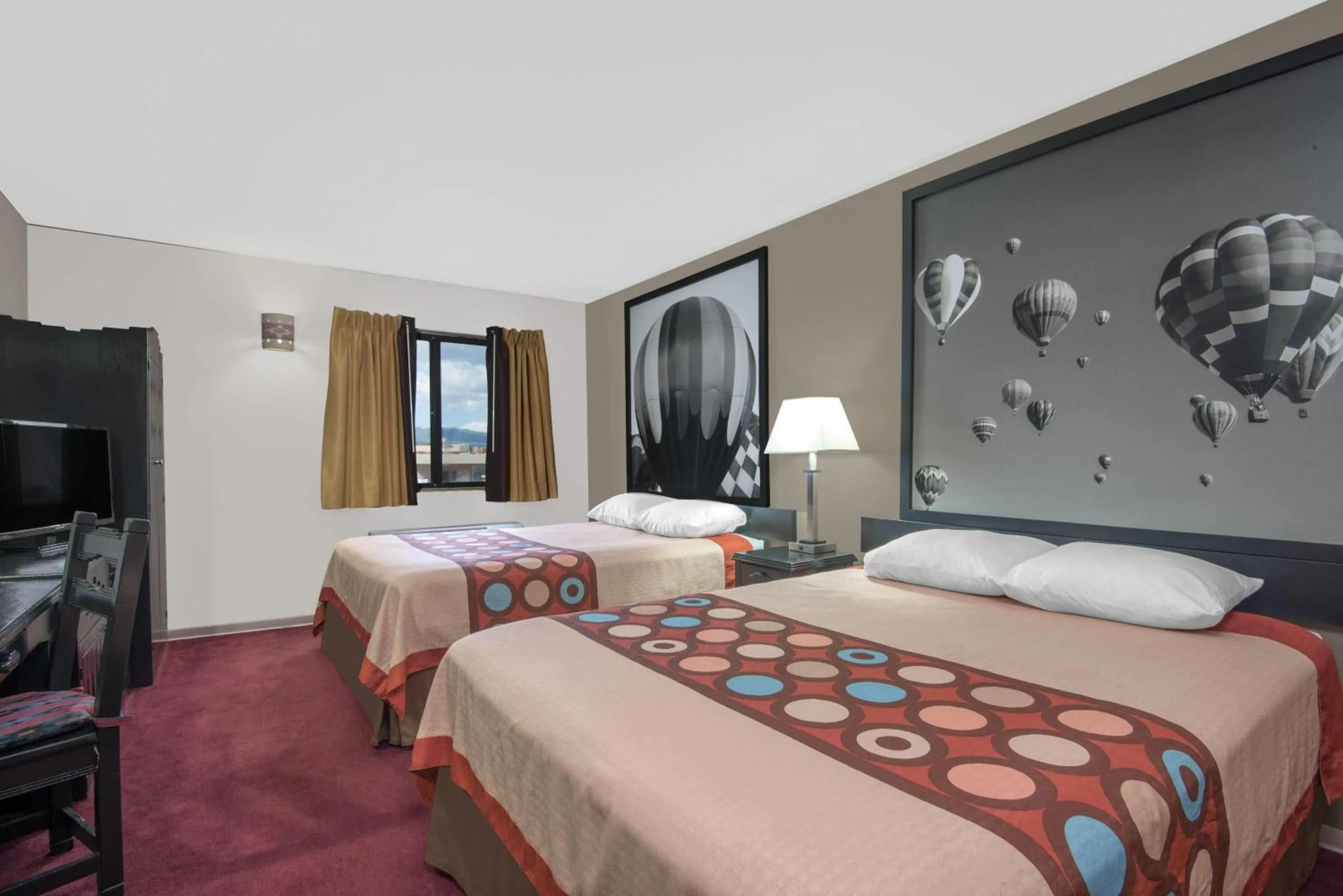 Photo of the whole room, Bed in Super 8 by Wyndham Taos