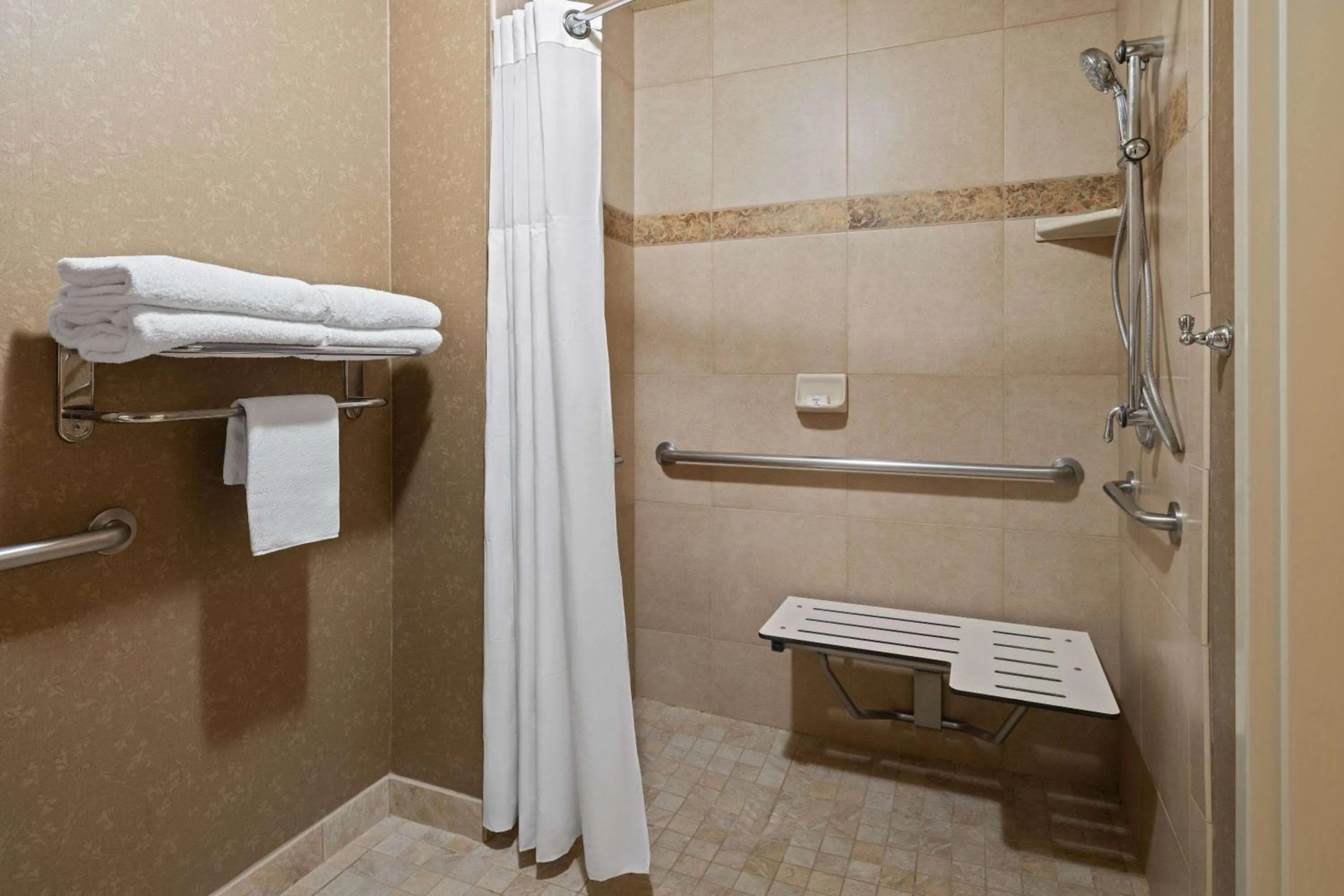 Shower in La Quinta by Wyndham Idaho Falls/Ammon