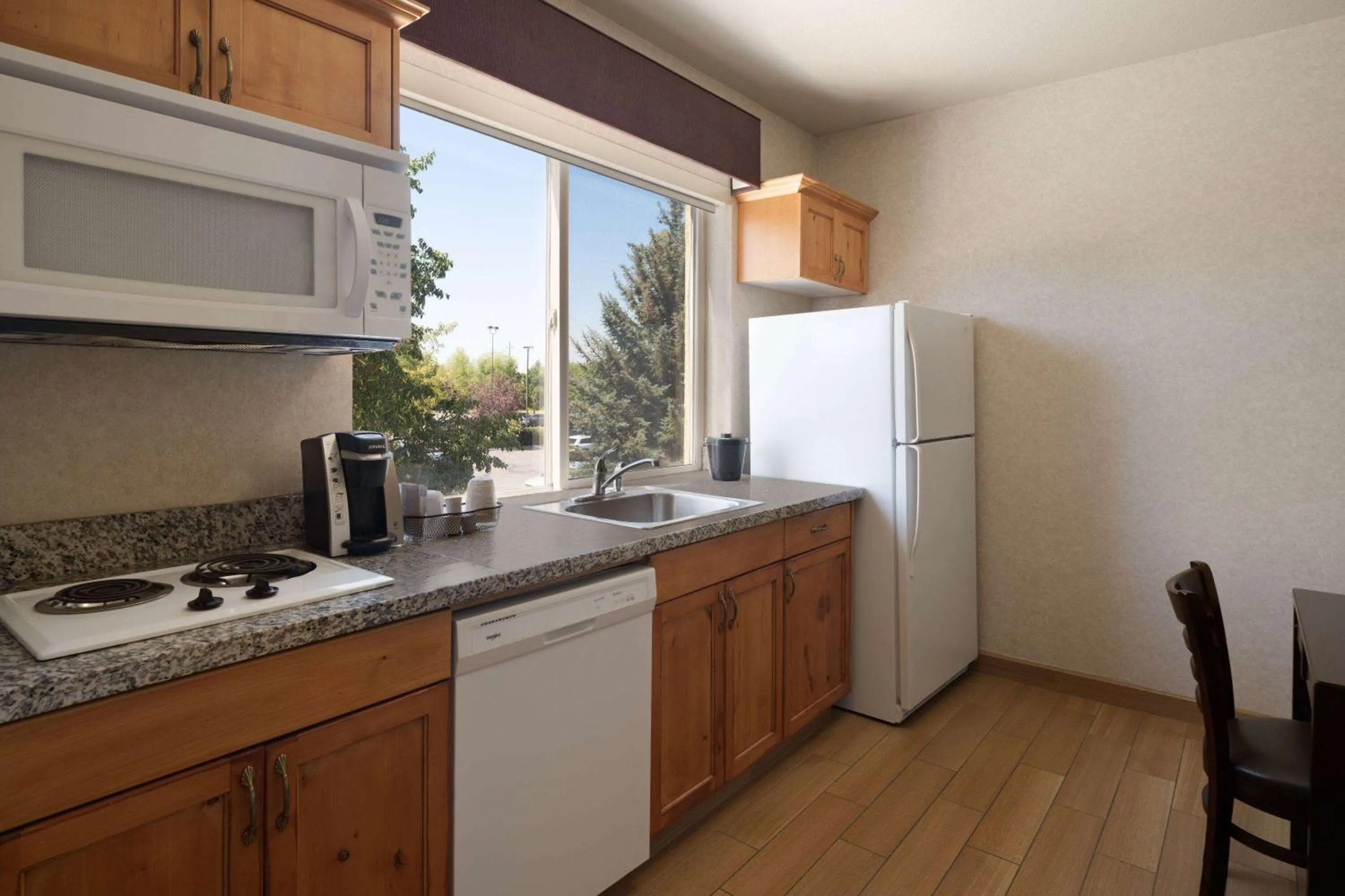 Kitchen or kitchenette in La Quinta by Wyndham Idaho Falls/Ammon