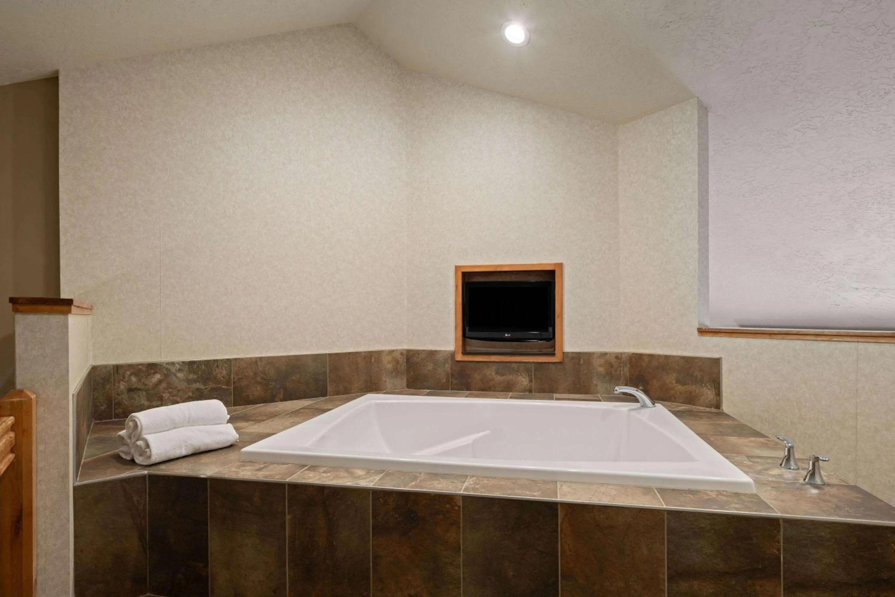 Hot Tub in La Quinta by Wyndham Idaho Falls/Ammon