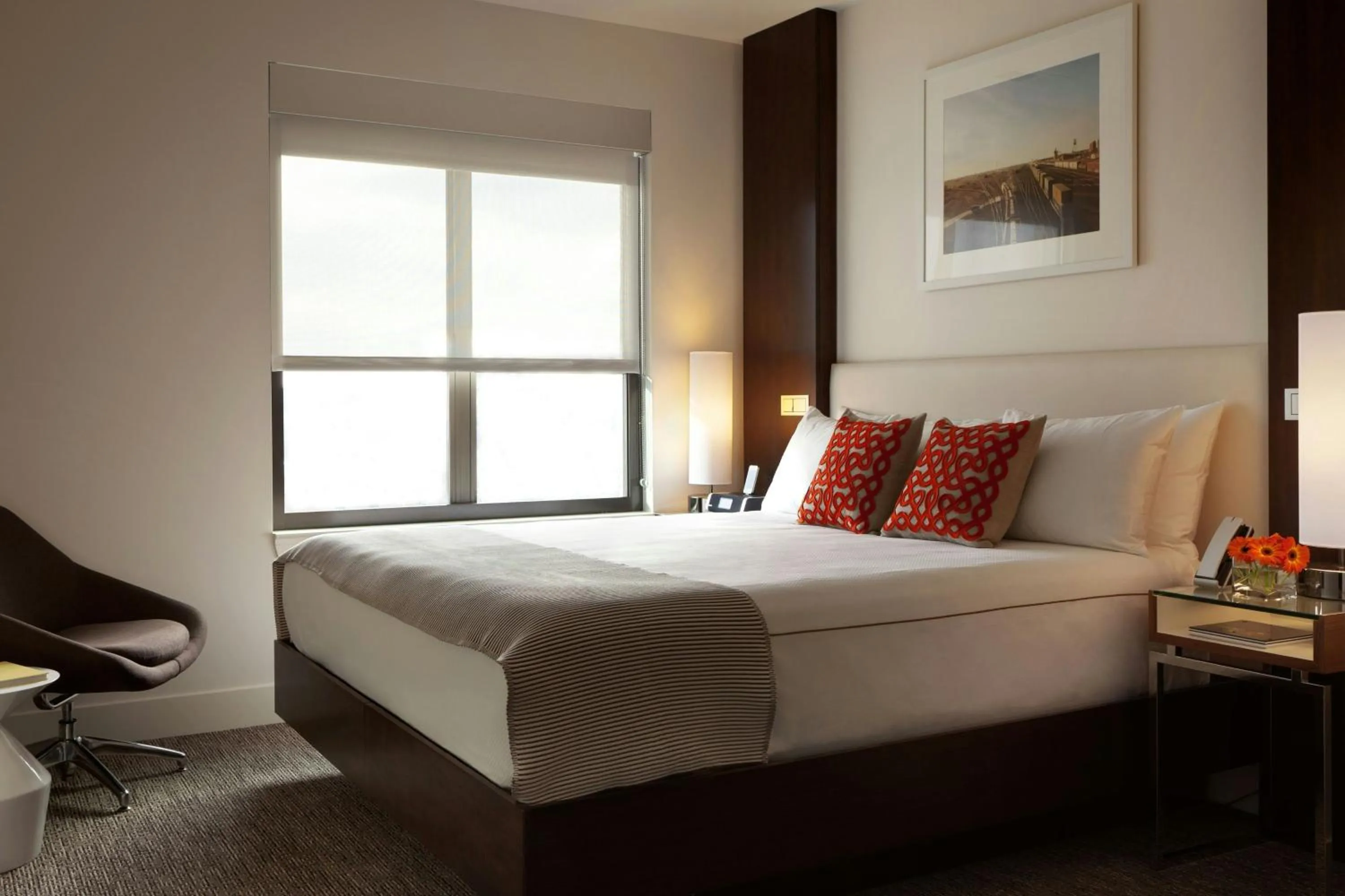 Kitchen or kitchenette, Bed in The Alexander