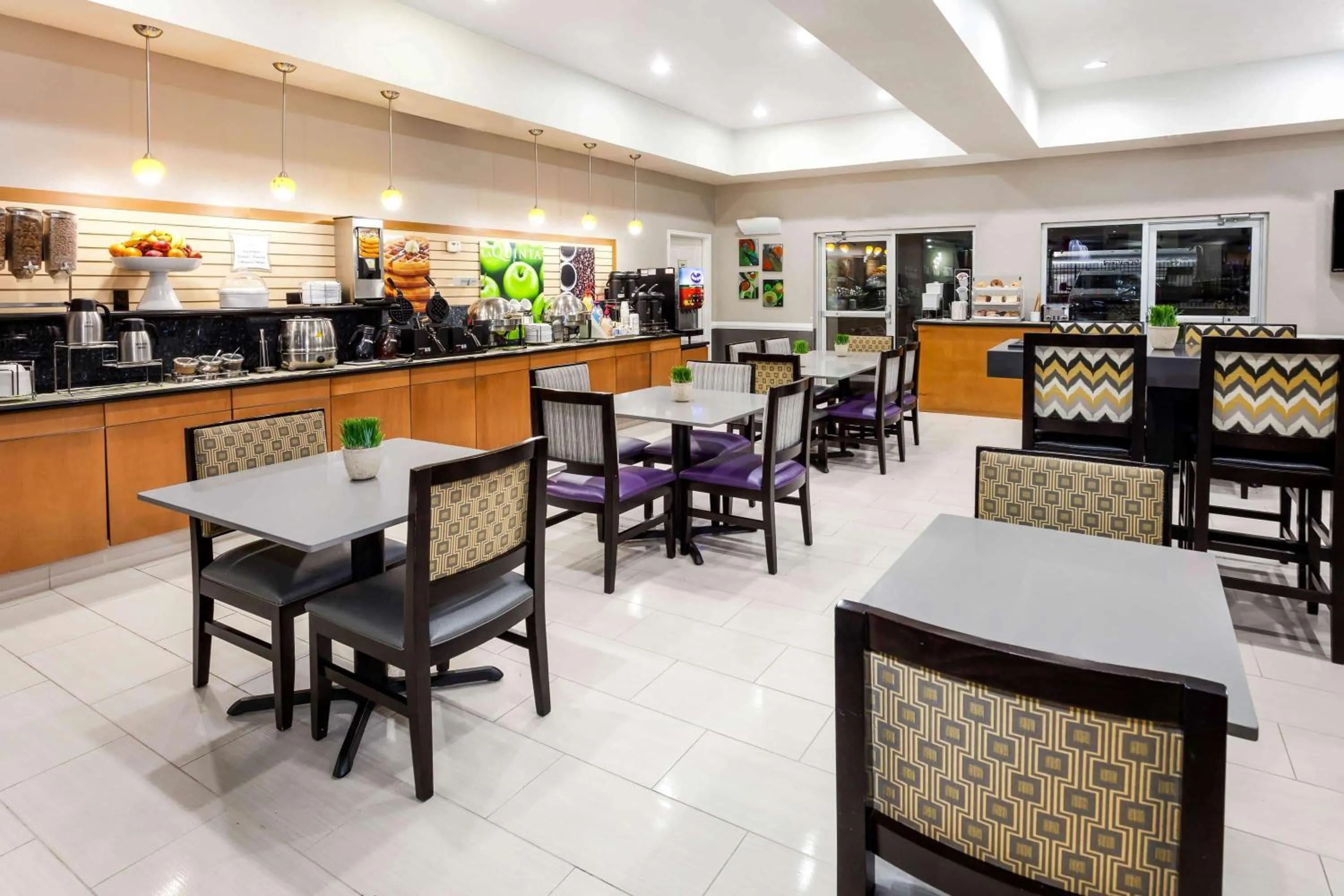 Restaurant/places to eat in La Quinta by Wyndham Laredo Airport