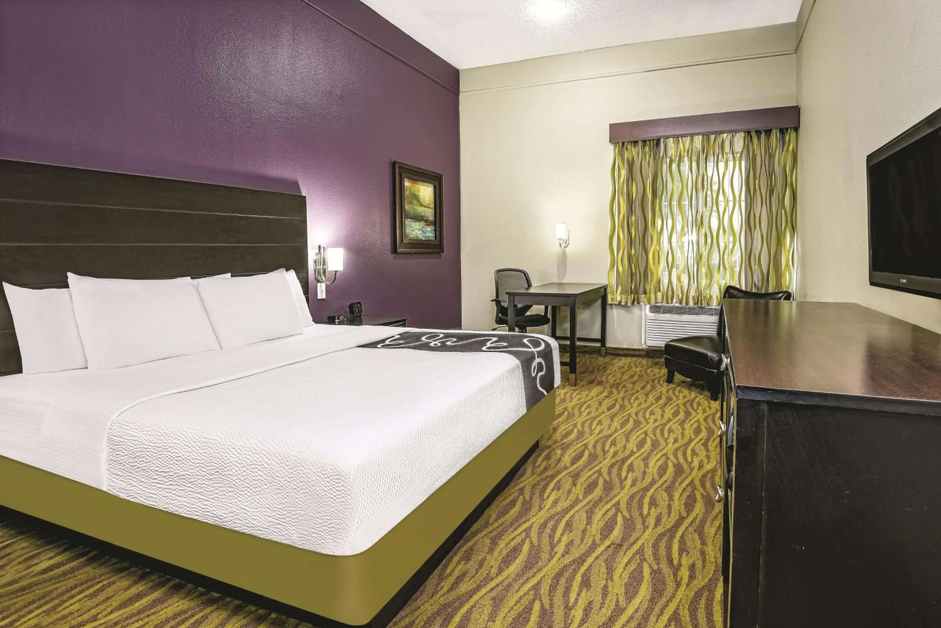 Photo of the whole room, Bed in La Quinta by Wyndham Laredo Airport