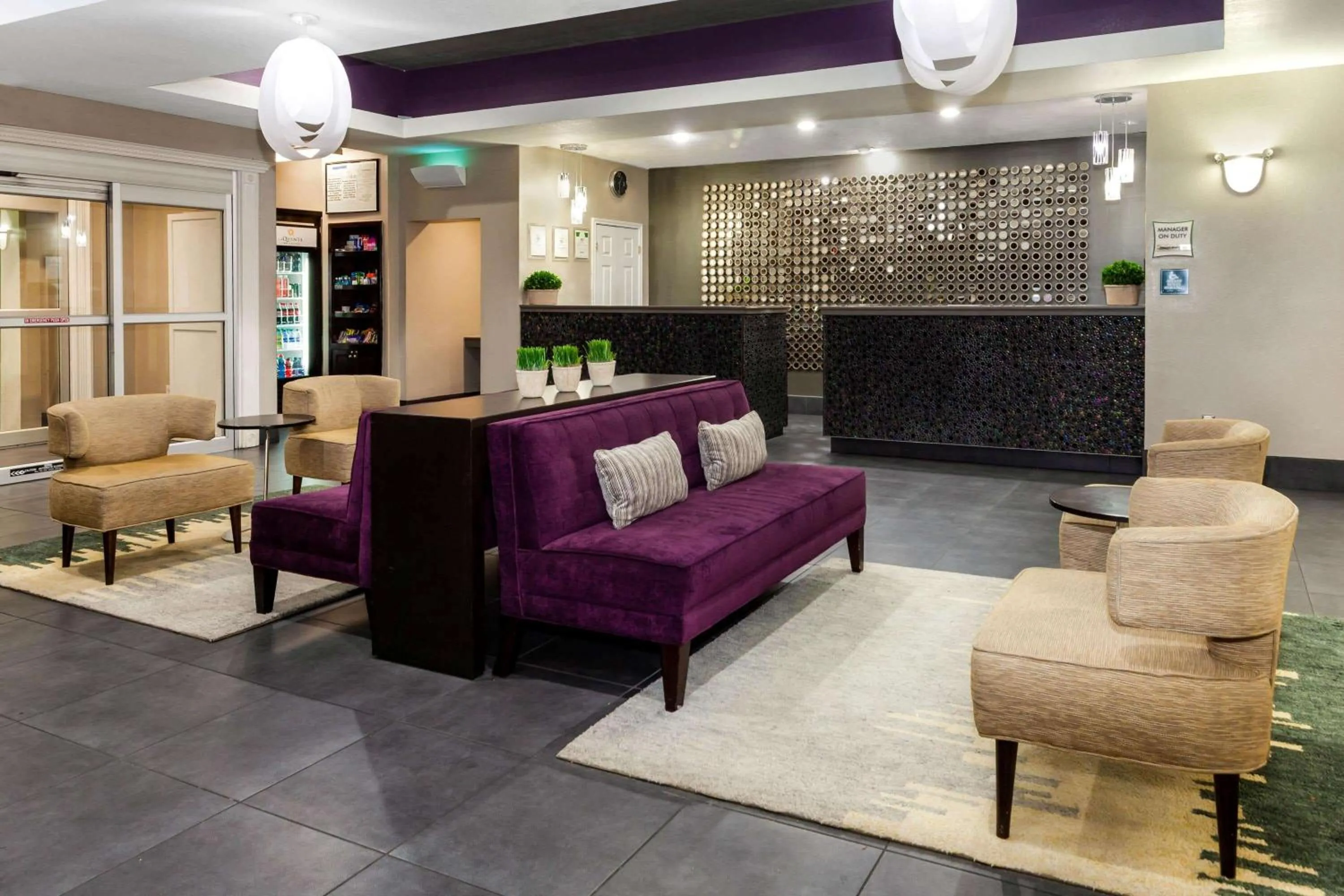 Lobby or reception in La Quinta by Wyndham Laredo Airport