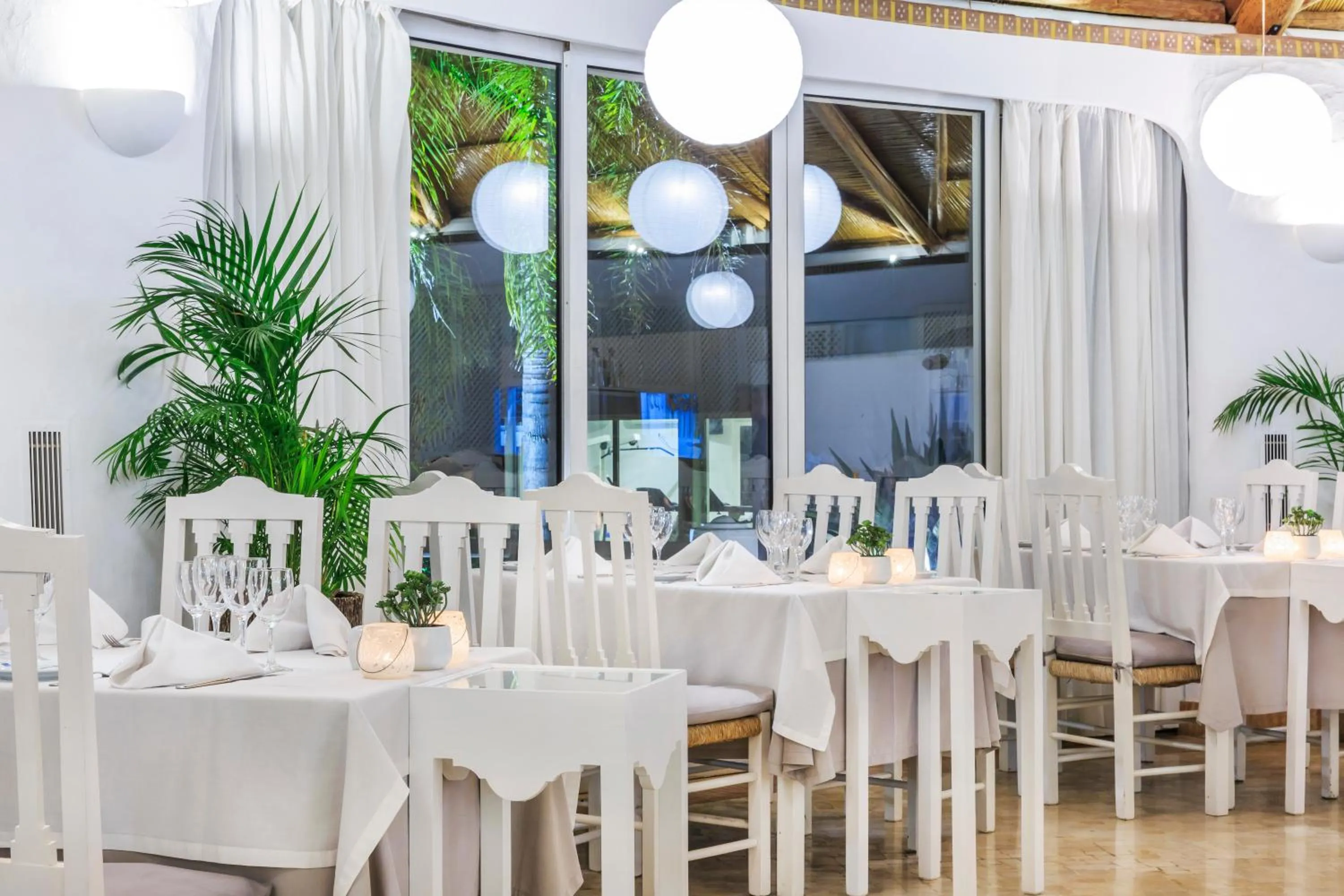 Pool view in Encosta Do Lago Resort Club