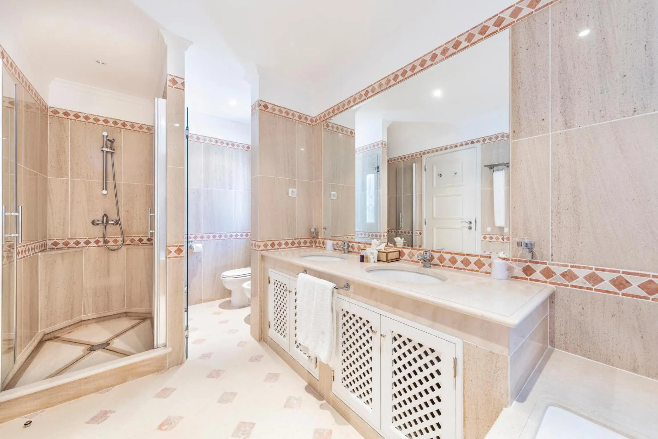 Bathroom in Encosta Do Lago Resort Club