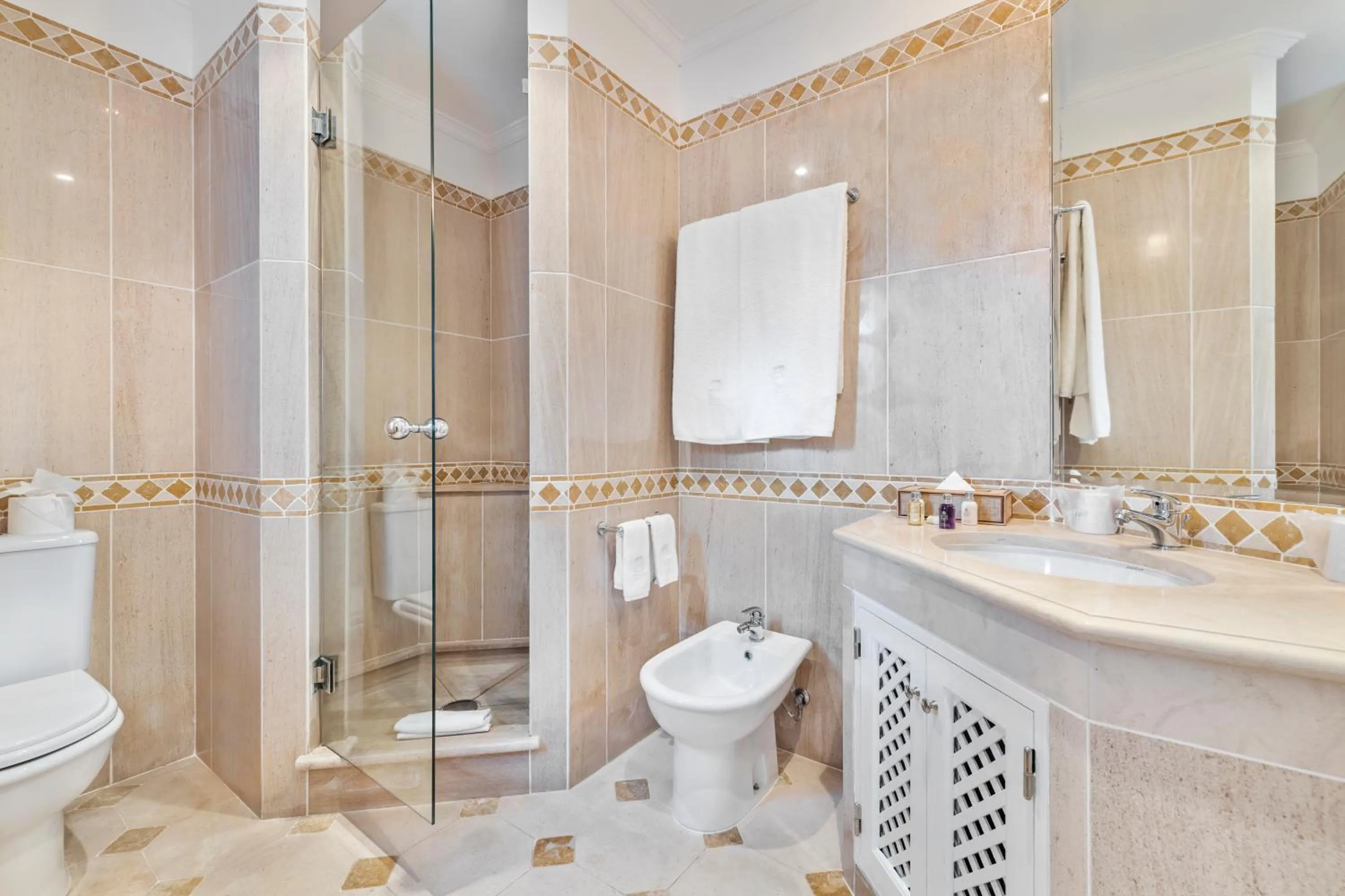 Bathroom in Encosta Do Lago Resort Club