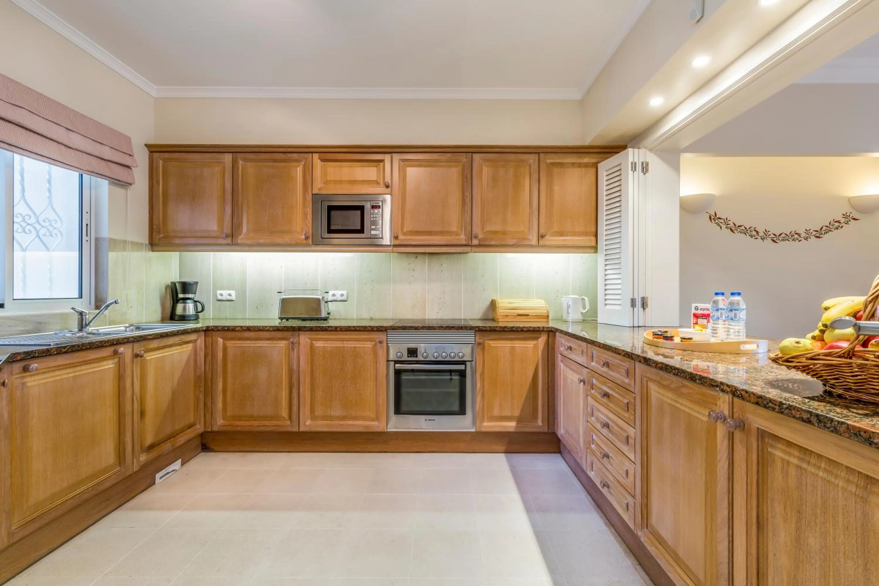 Kitchen or kitchenette in Encosta Do Lago Resort Club