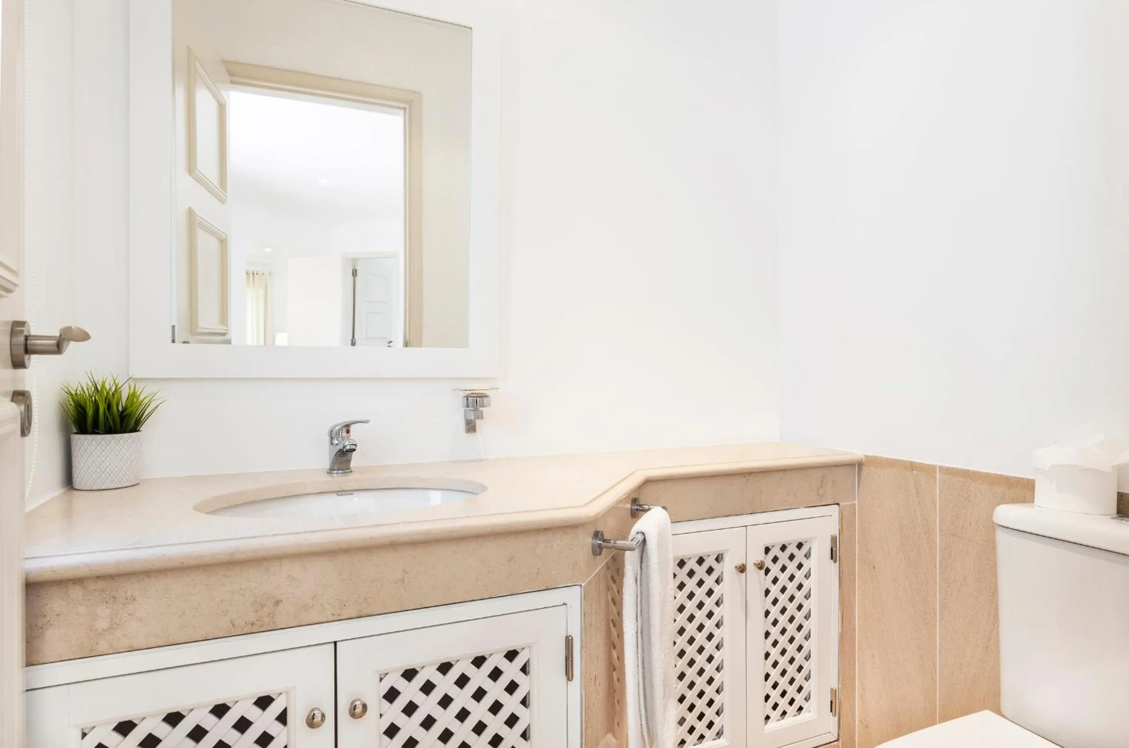 Bathroom in Encosta Do Lago Resort Club