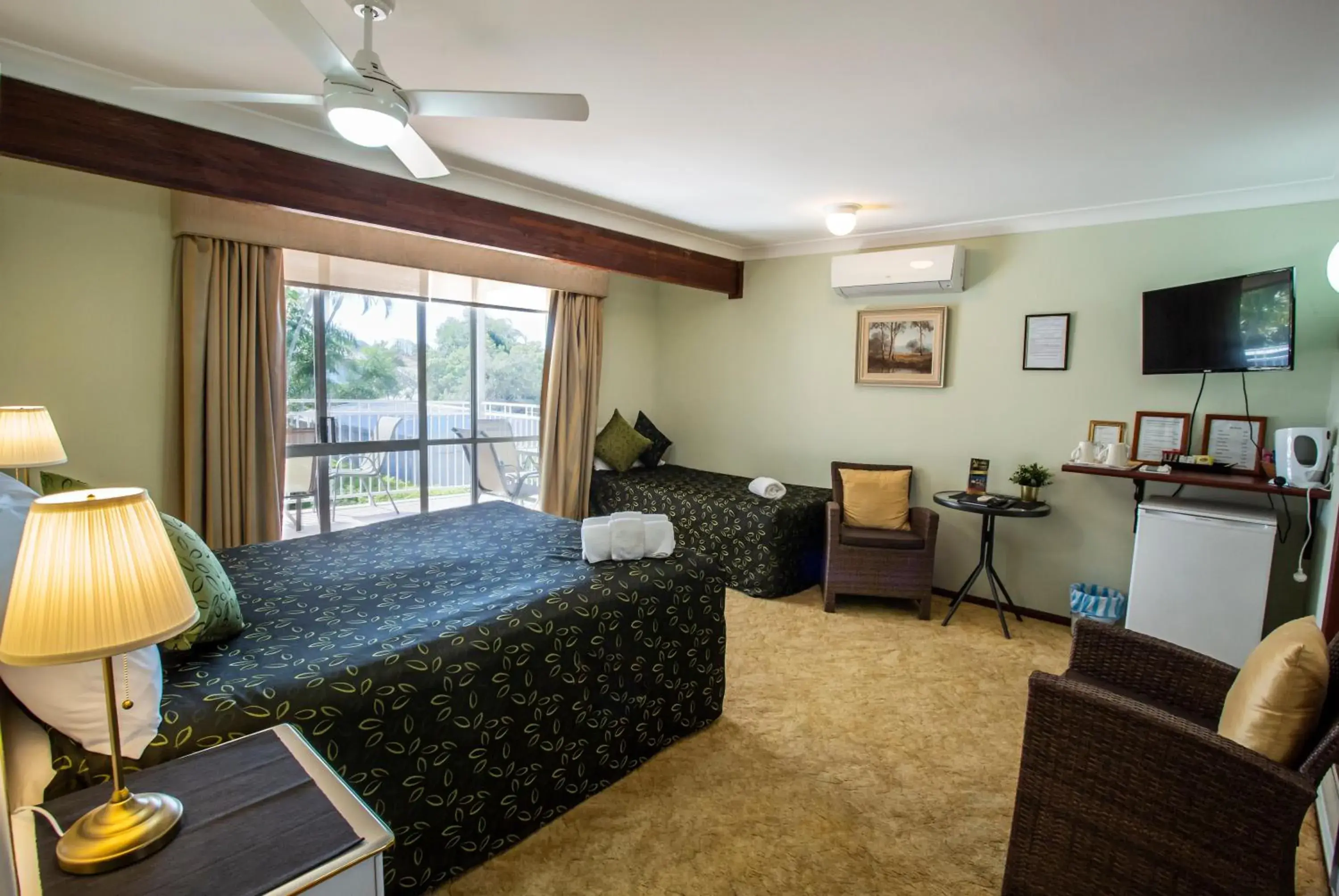 Photo of the whole room, Bed in Ainslie Manor Guest House Photo of the whole room, Bed in Ainslie Manor Guest House