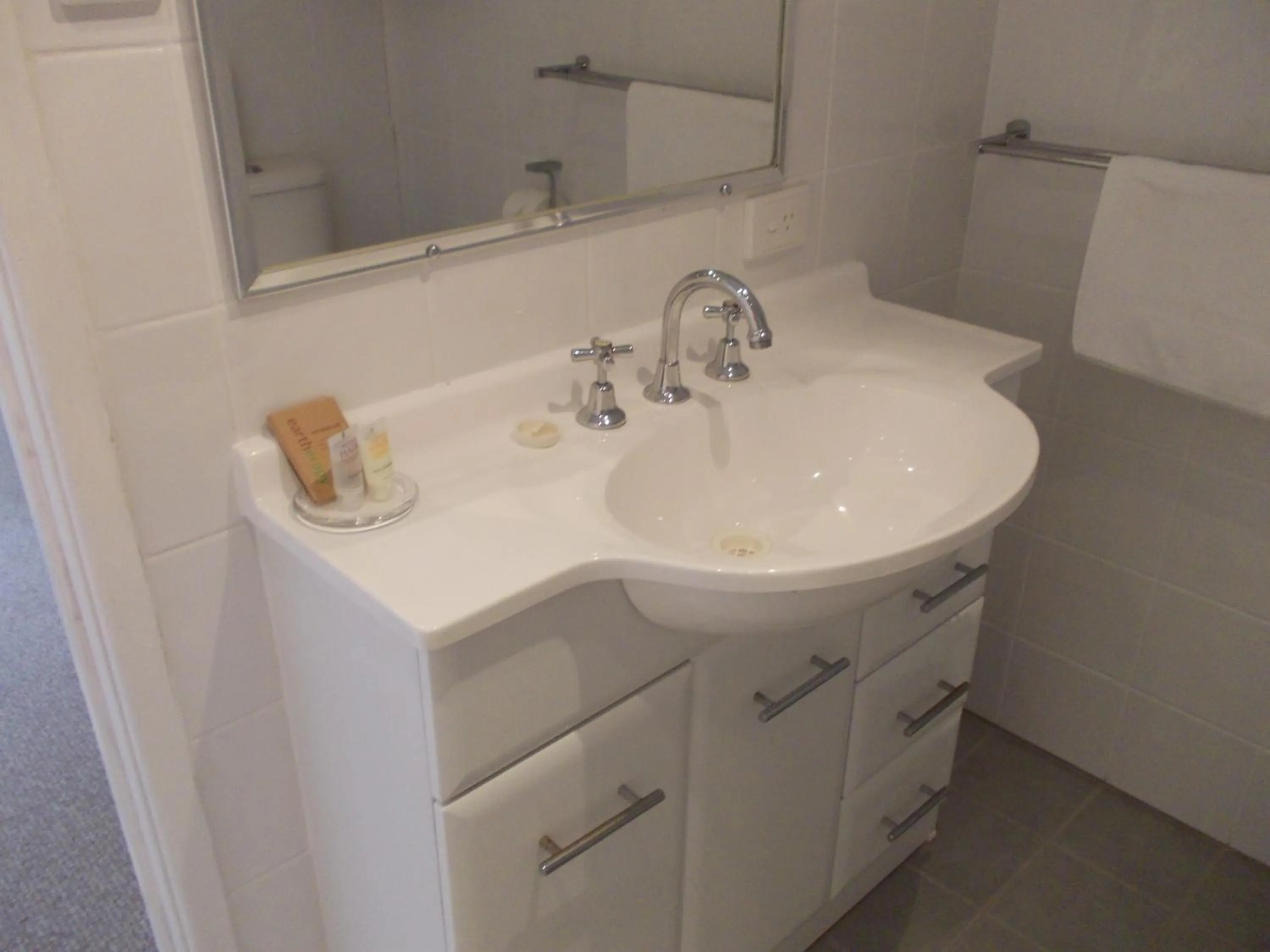 Bathroom in Ainslie Manor Guest House