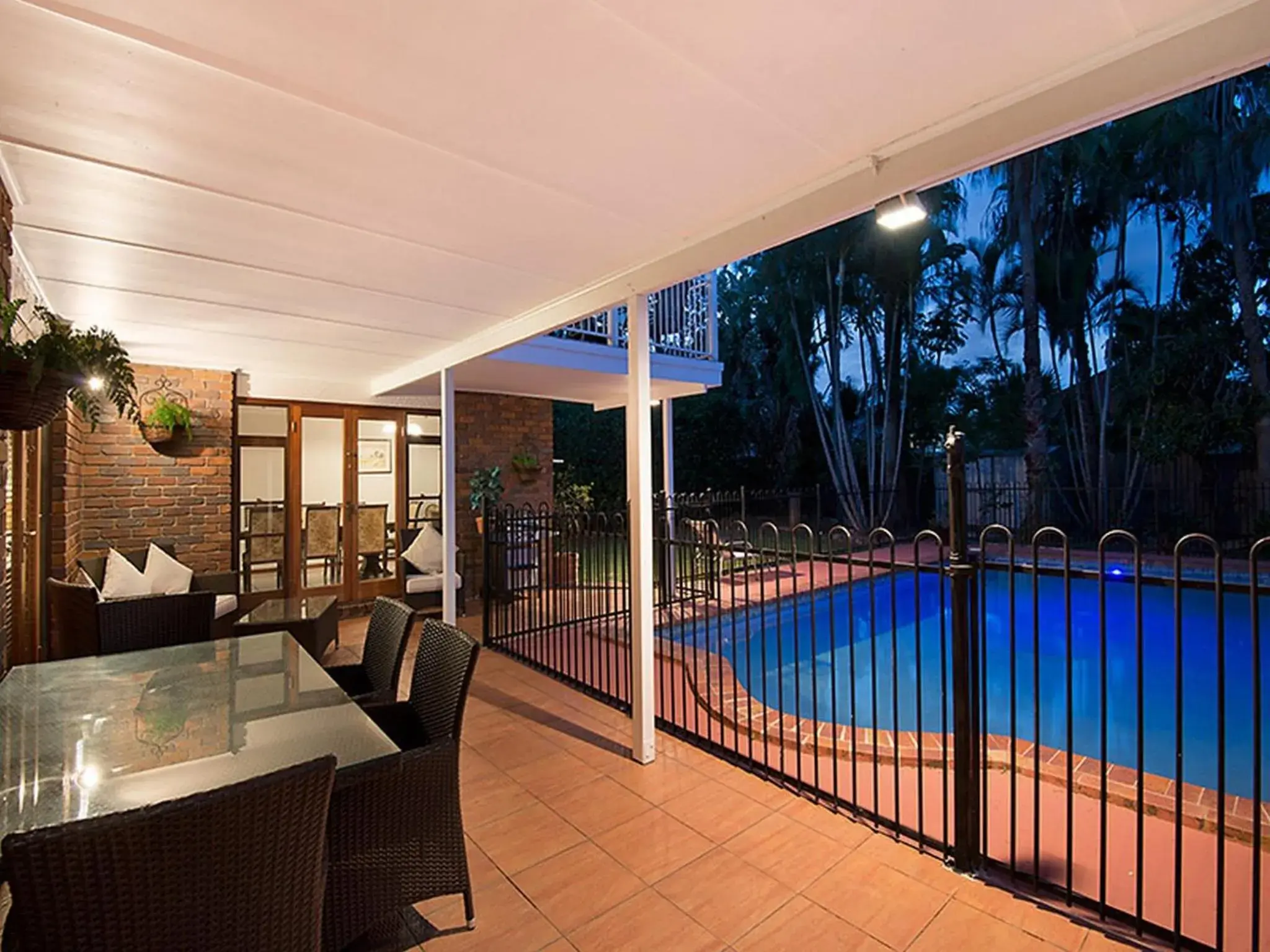 Standard Double or Twin - Top Floor in Ainslie Manor Guest House Standard Double or Twin - Top Floor in Ainslie Manor Guest House