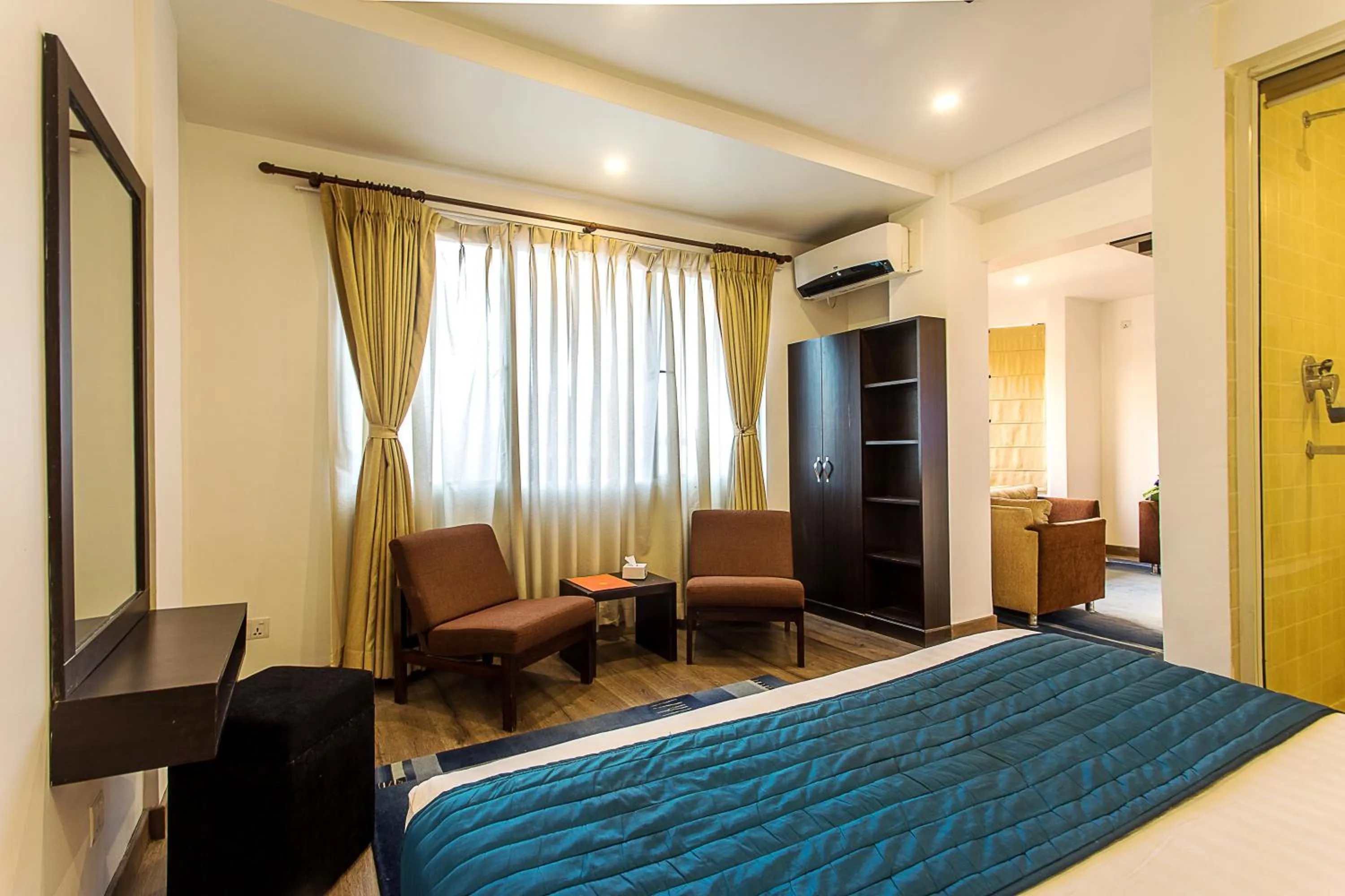 Photo of the whole room, Bed in Gaju Suite Hotel