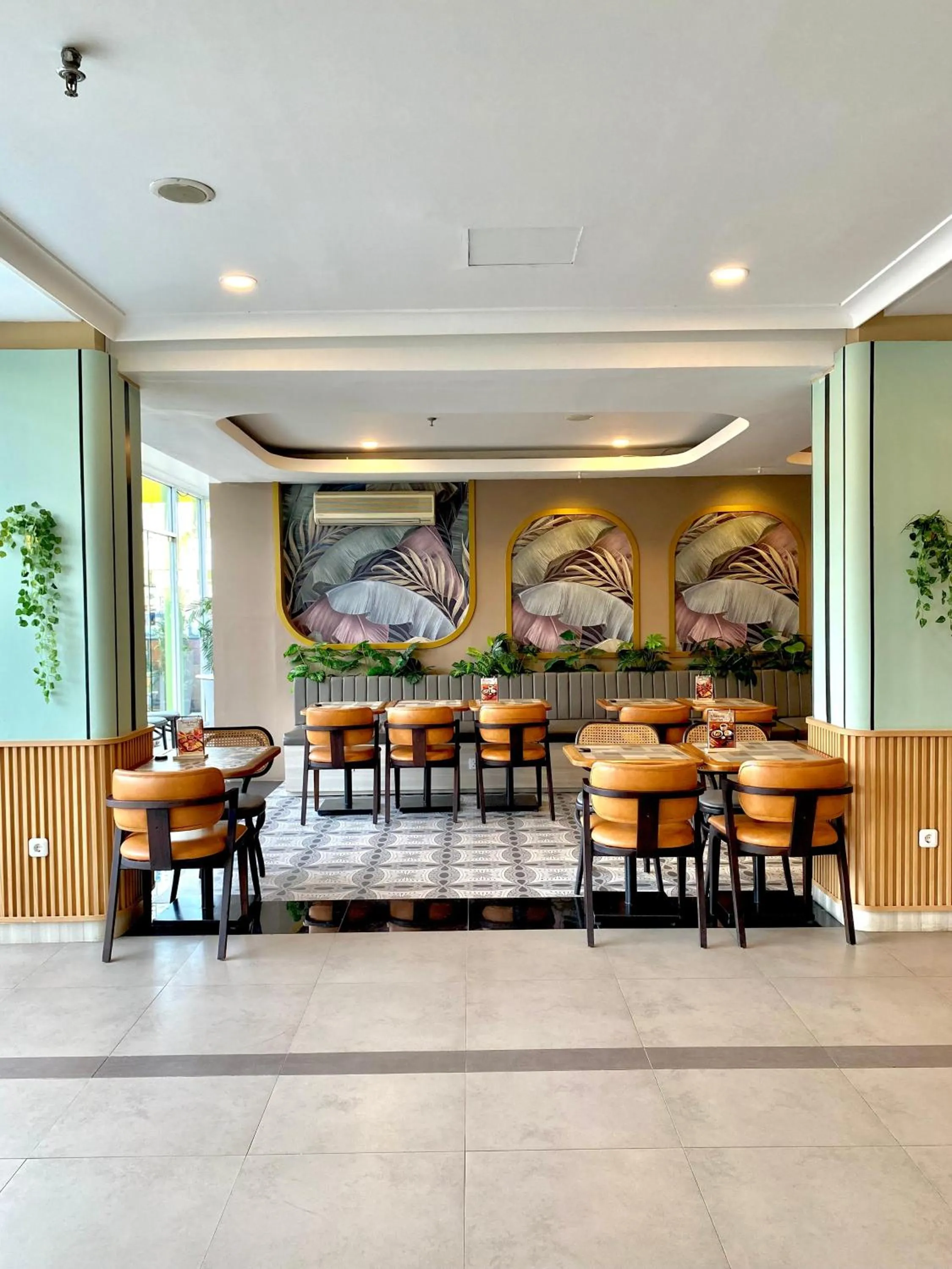 MaxOneHotels.com at Vivo Palembang