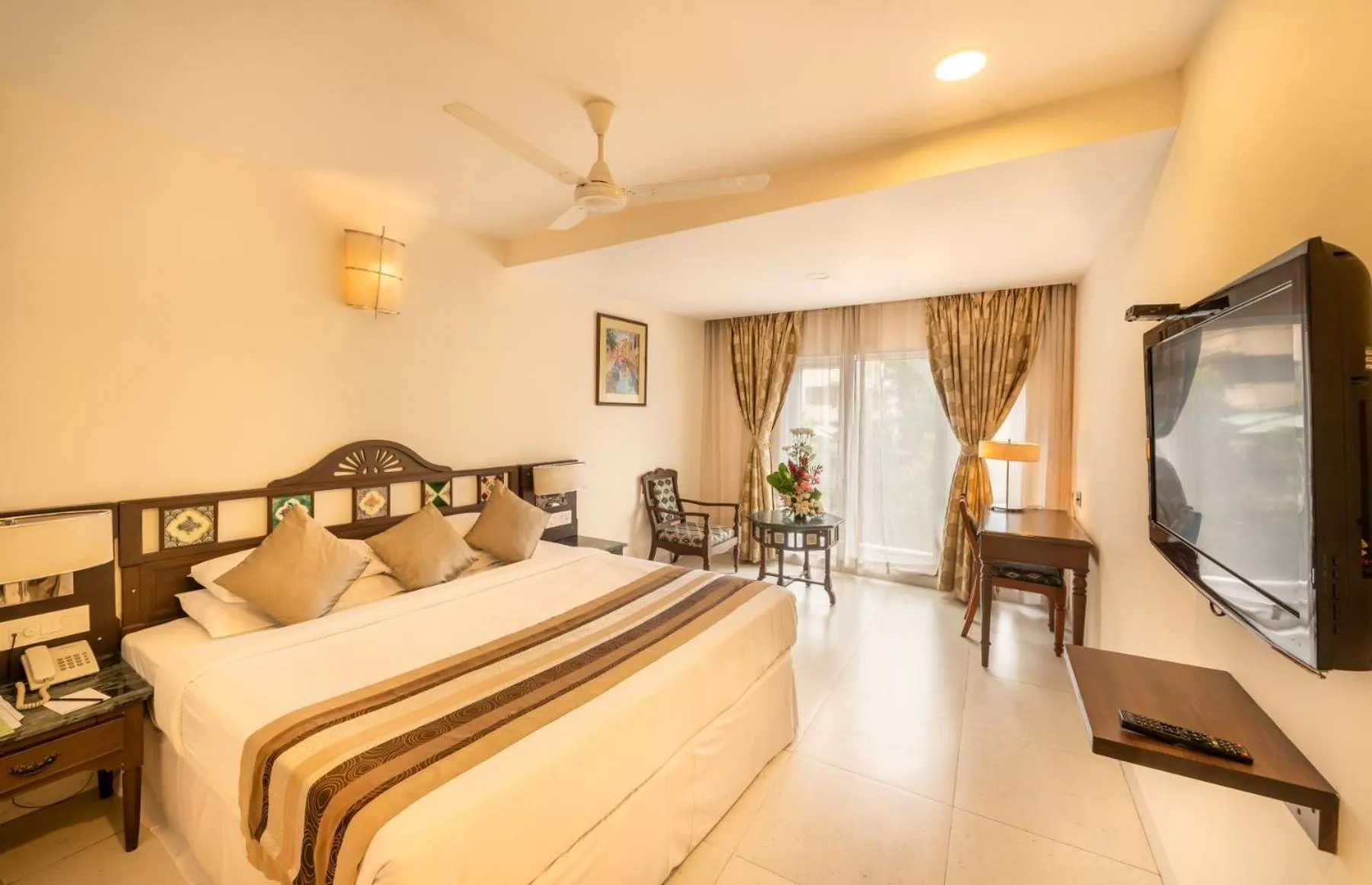 Photo of the whole room, Bed in La-Paz Gardens Beacon Hotel - Vasco da Gama Goa