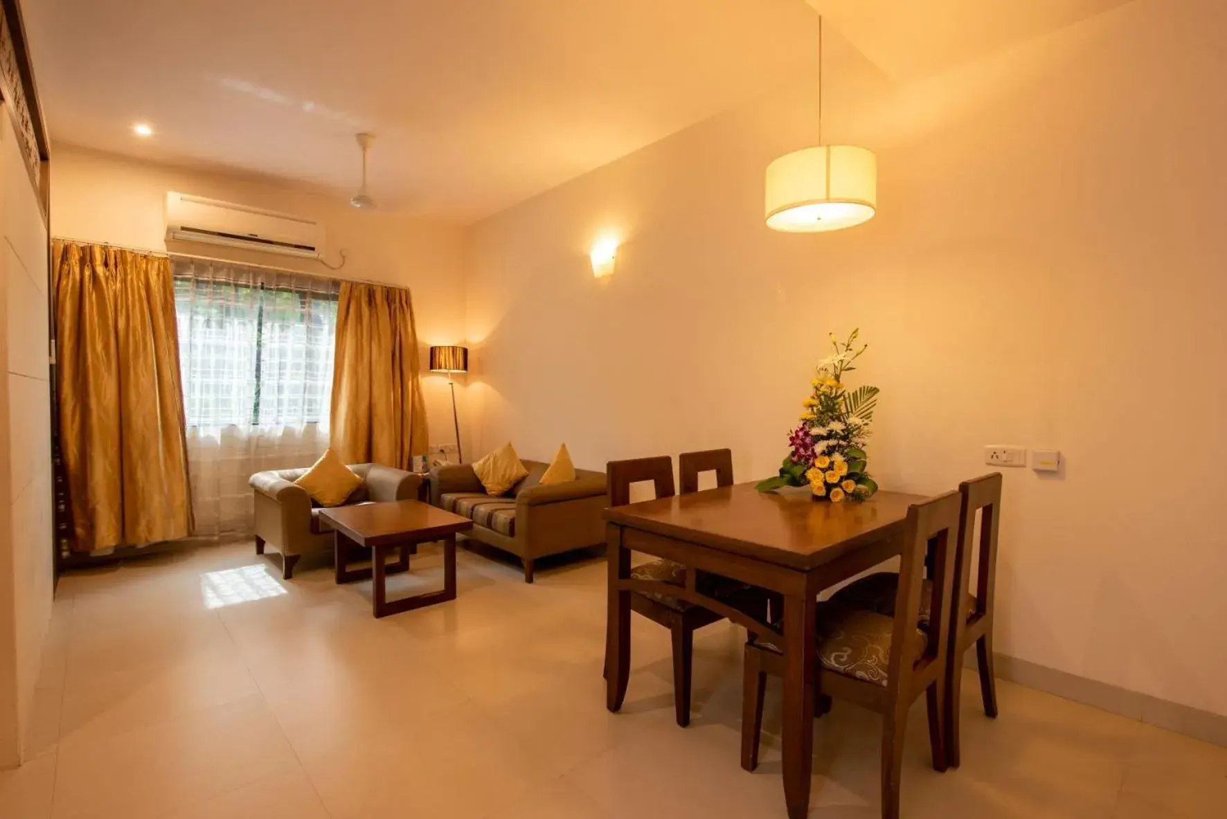 Living room in La-Paz Gardens Beacon Hotel - Vasco da Gama Goa Living room in La-Paz Gardens Beacon Hotel - Vasco da Gama Goa