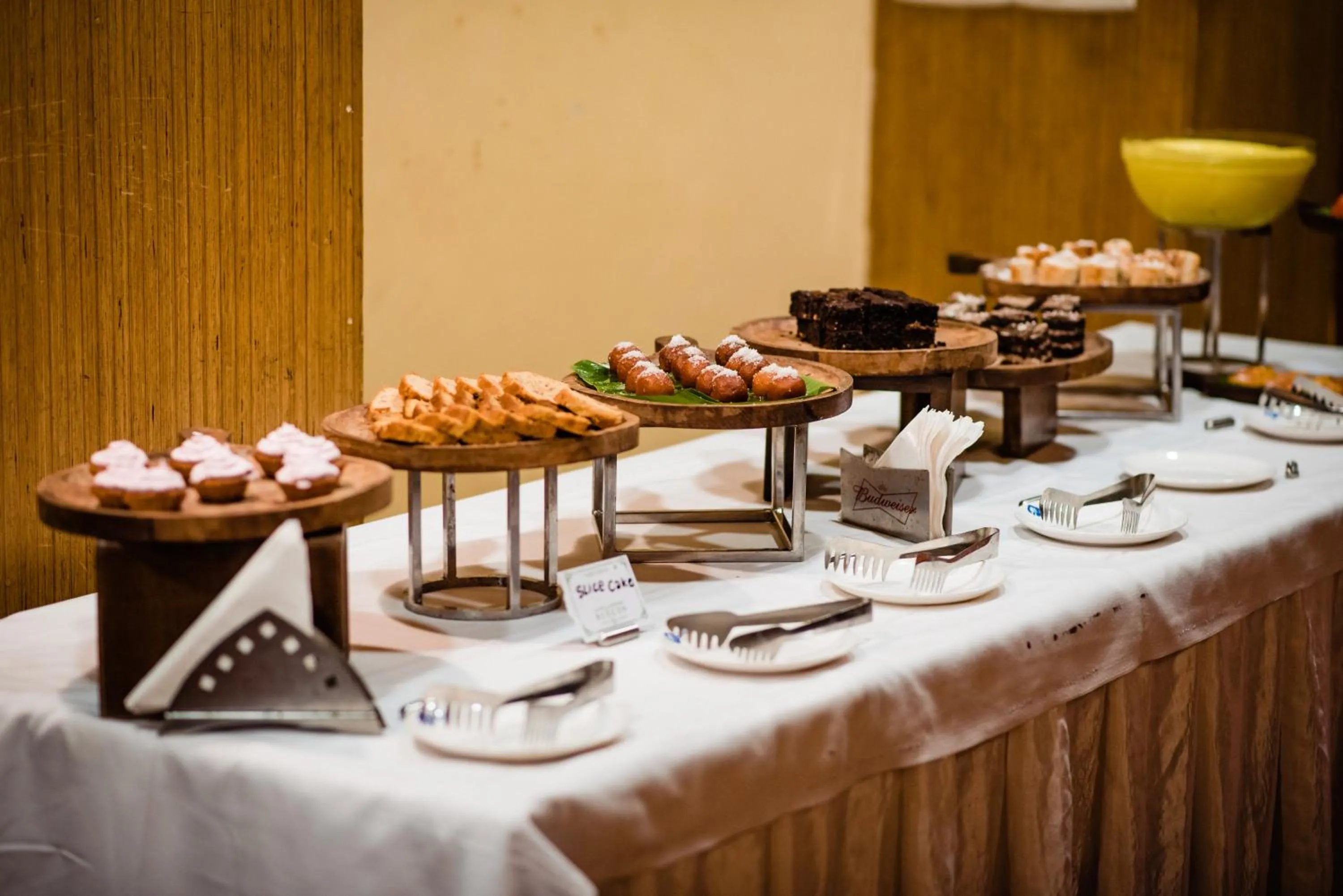 Food and drinks in La-Paz Gardens Beacon Hotel - Vasco da Gama Goa