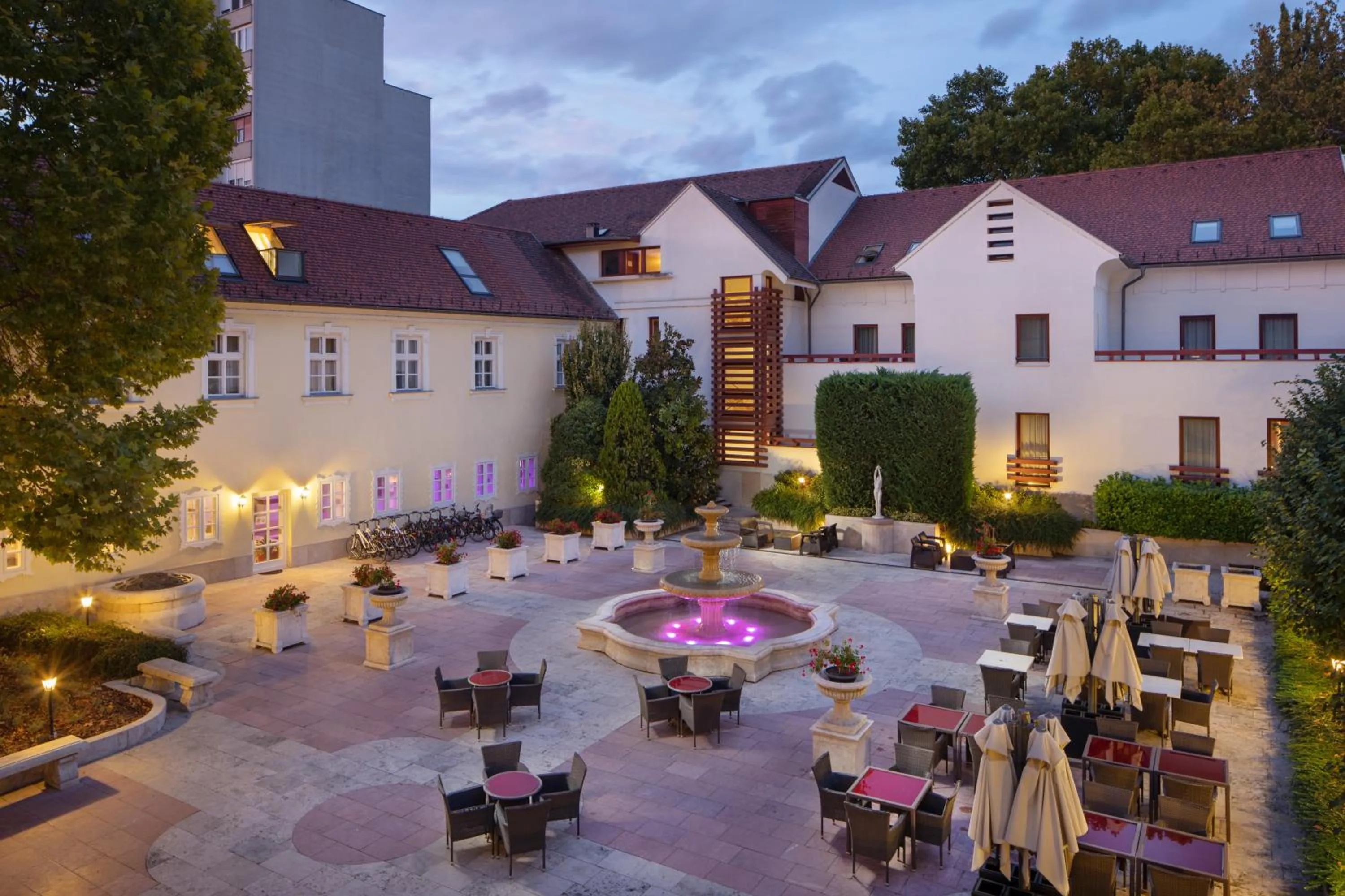 Garden in Hotel Kristály Imperial
