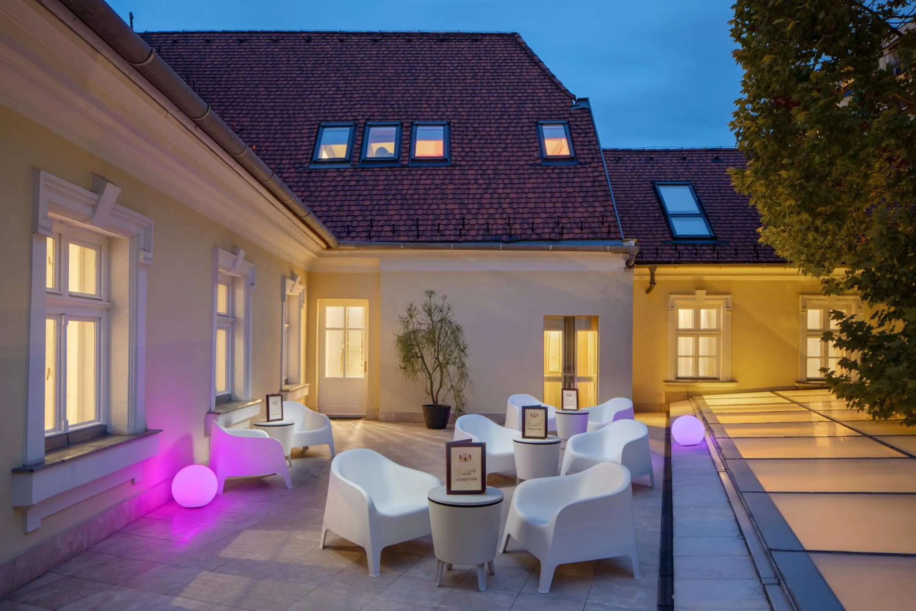 Night in Hotel Kristály Imperial