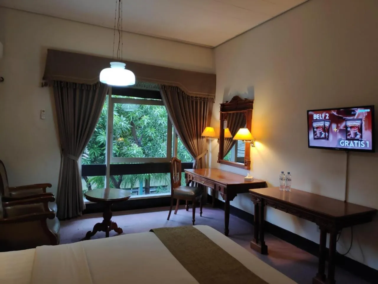 Bed in New Grand Park Hotel