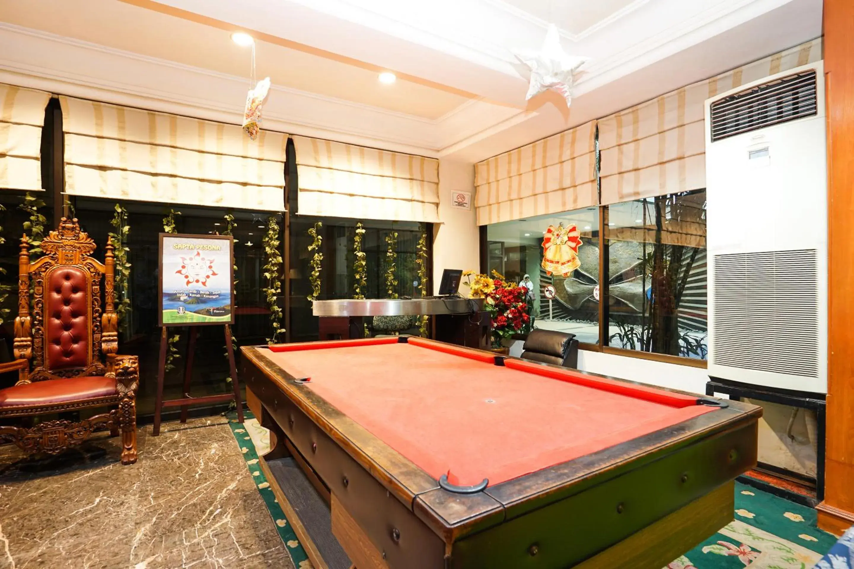 Restaurant/places to eat in New Grand Park Hotel Restaurant/places to eat in New Grand Park Hotel