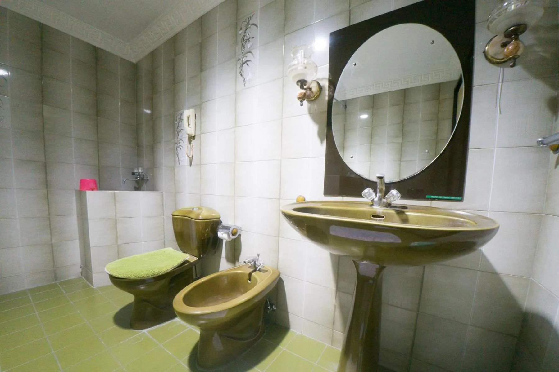 Bathroom in New Grand Park Hotel