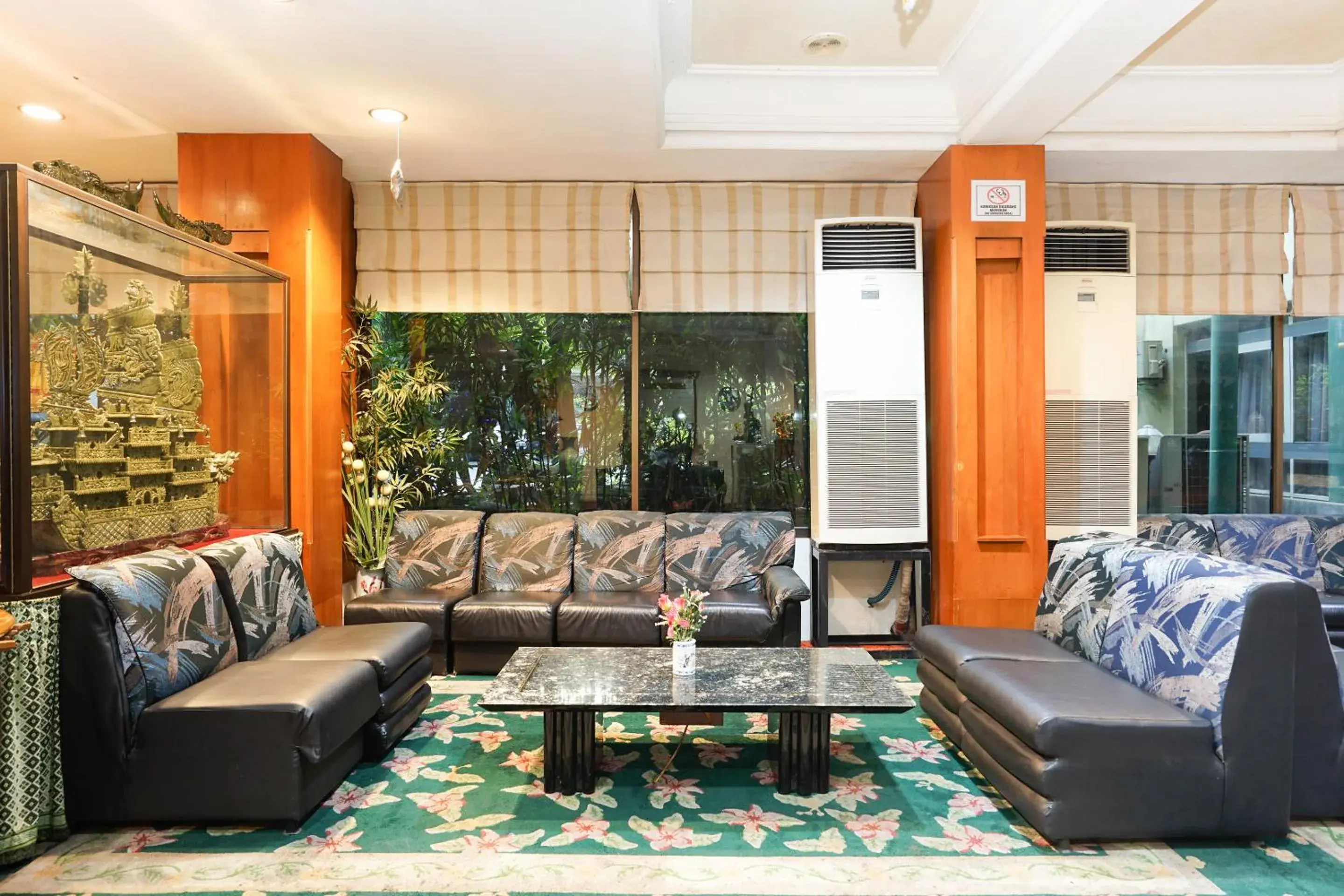 Lobby or reception in New Grand Park Hotel Lobby or reception in New Grand Park Hotel