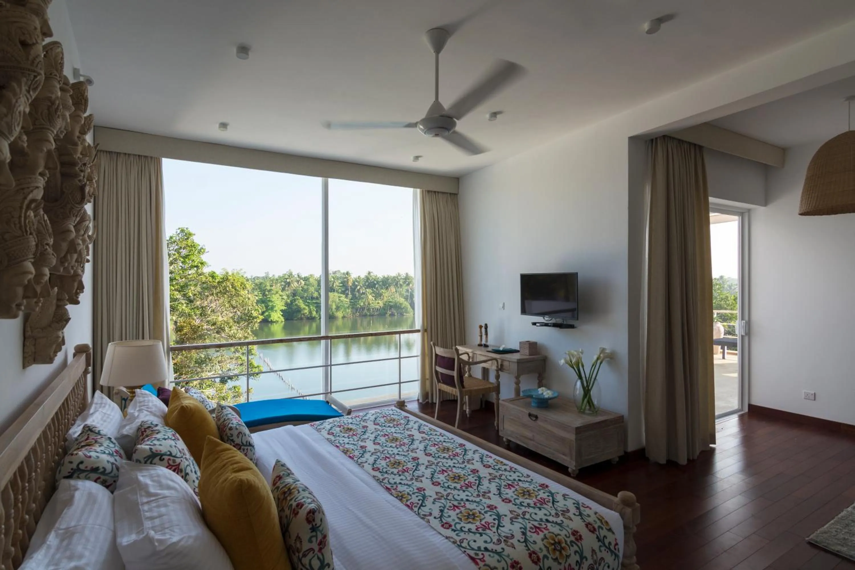 Photo of the whole room, Bed in 33 Lake Terrace