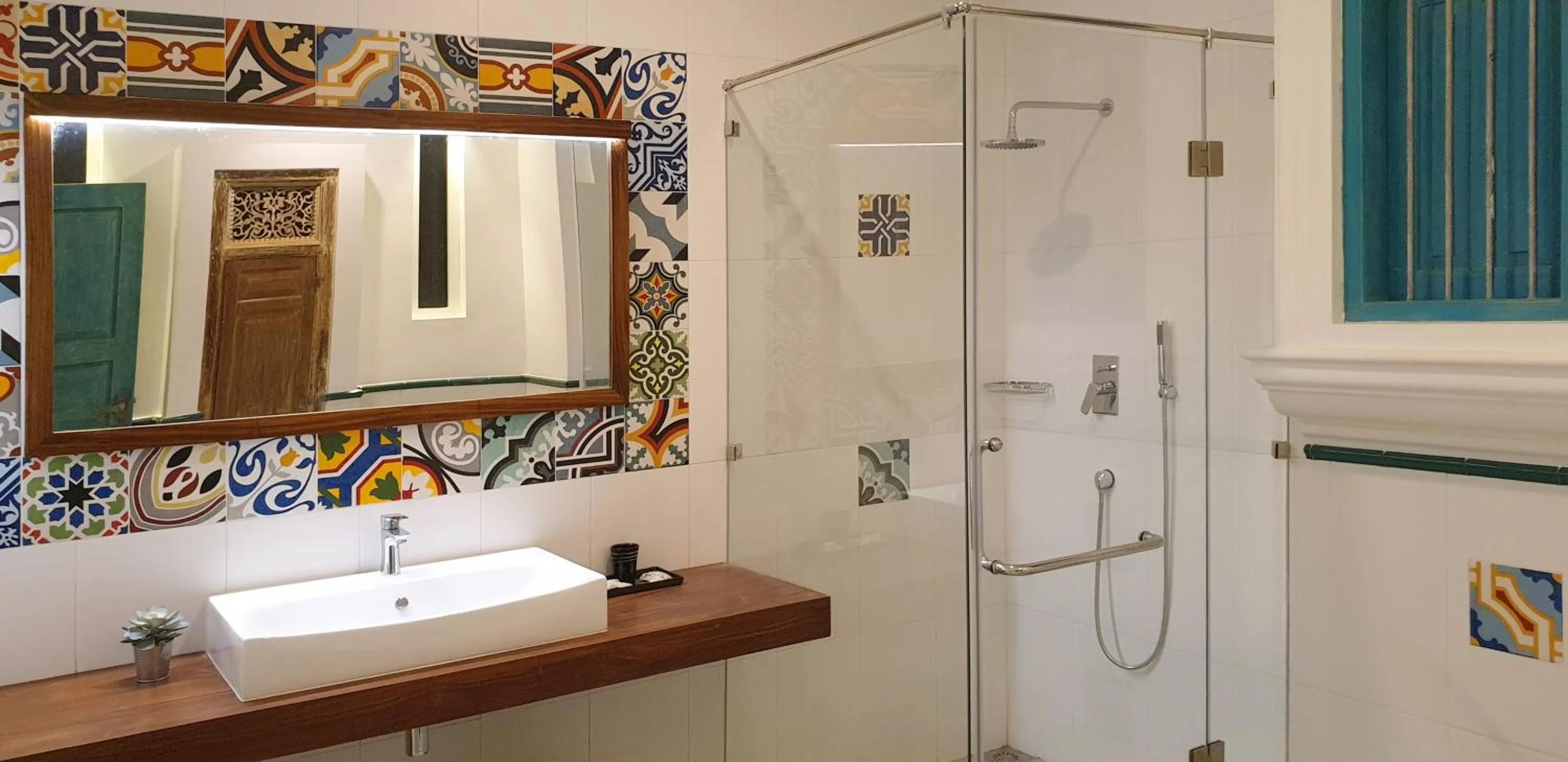 Shower in 33 Lake Terrace