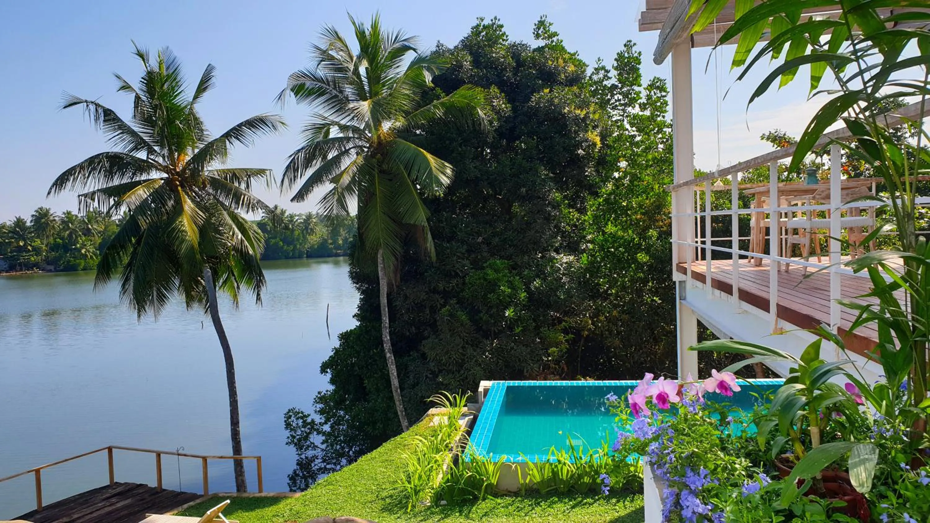 Patio in 33 Lake Terrace