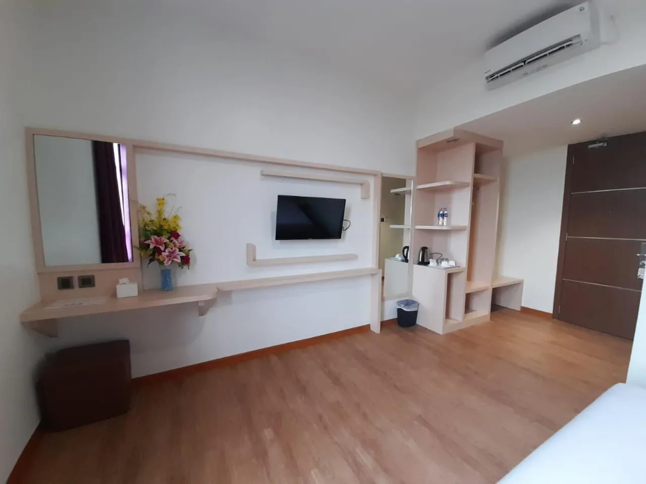 Bed in Blitz Hotel Batam Centre