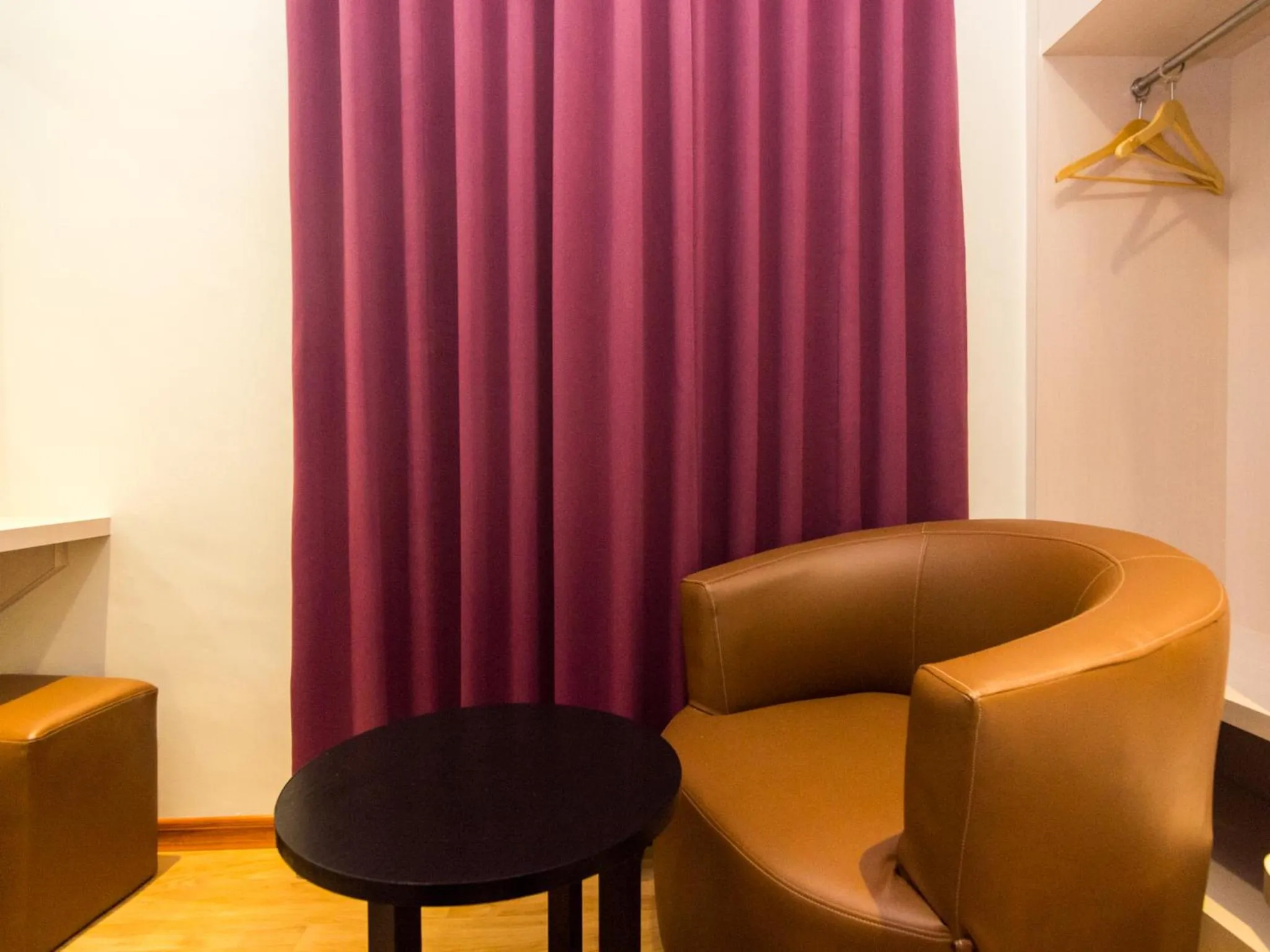 Bed in Blitz Hotel Batam Centre