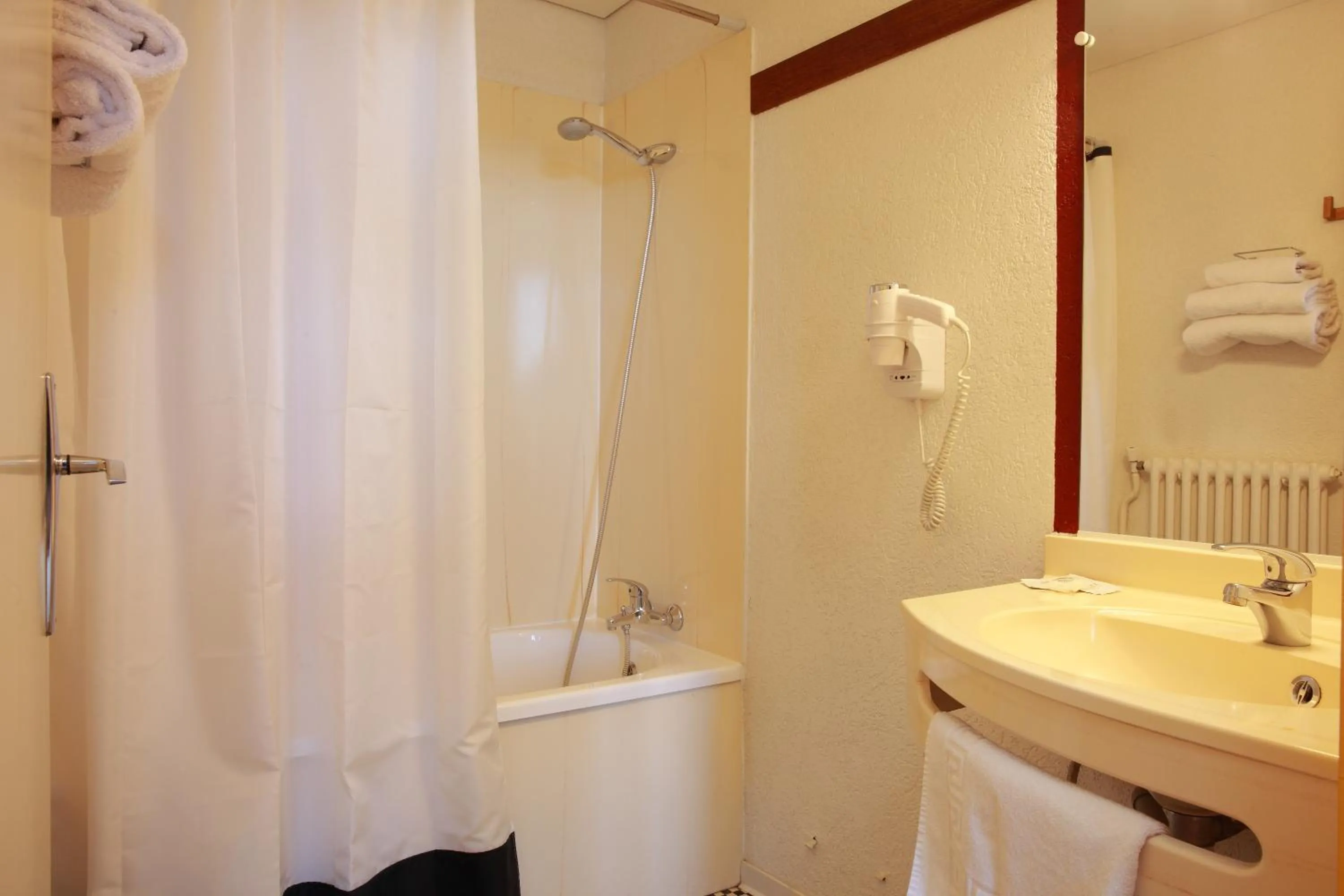 Bathroom in Hôtel Alerion Centre Gare