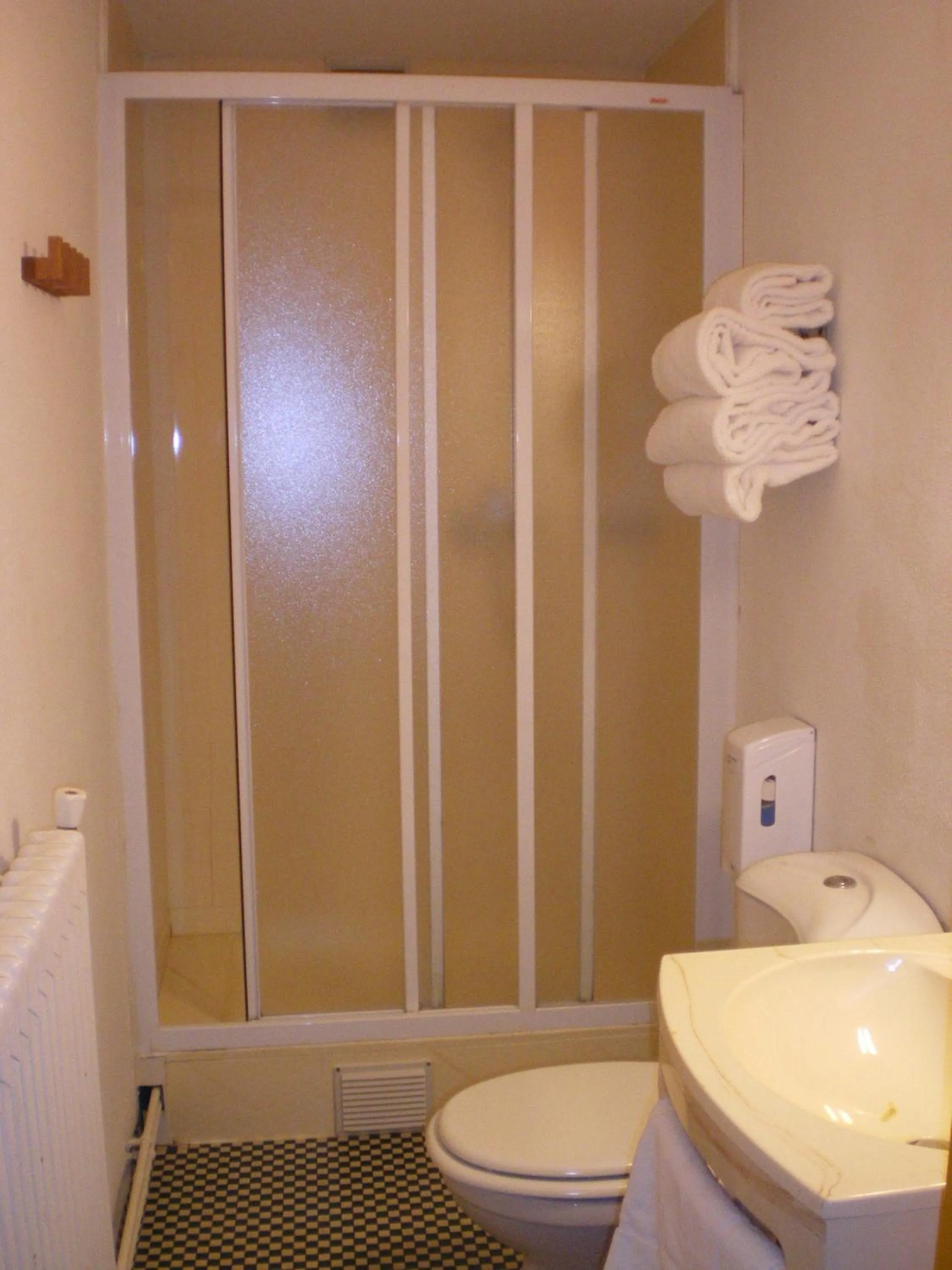 Bathroom in Hôtel Alerion Centre Gare