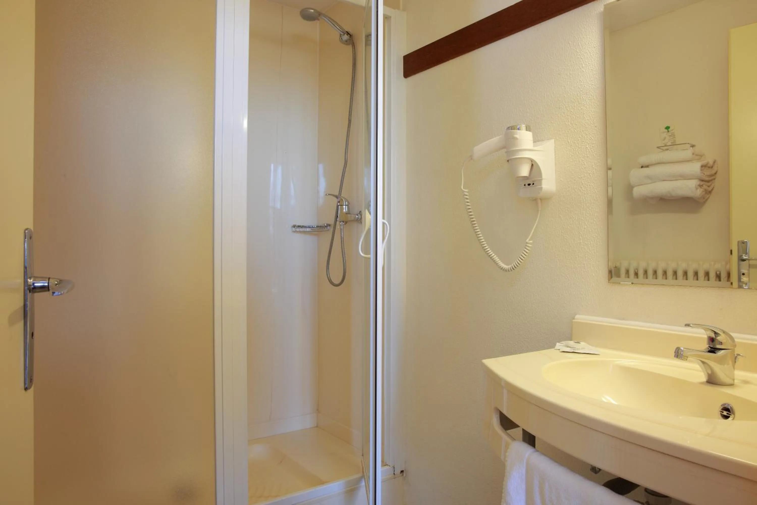 Bathroom in Hôtel Alerion Centre Gare