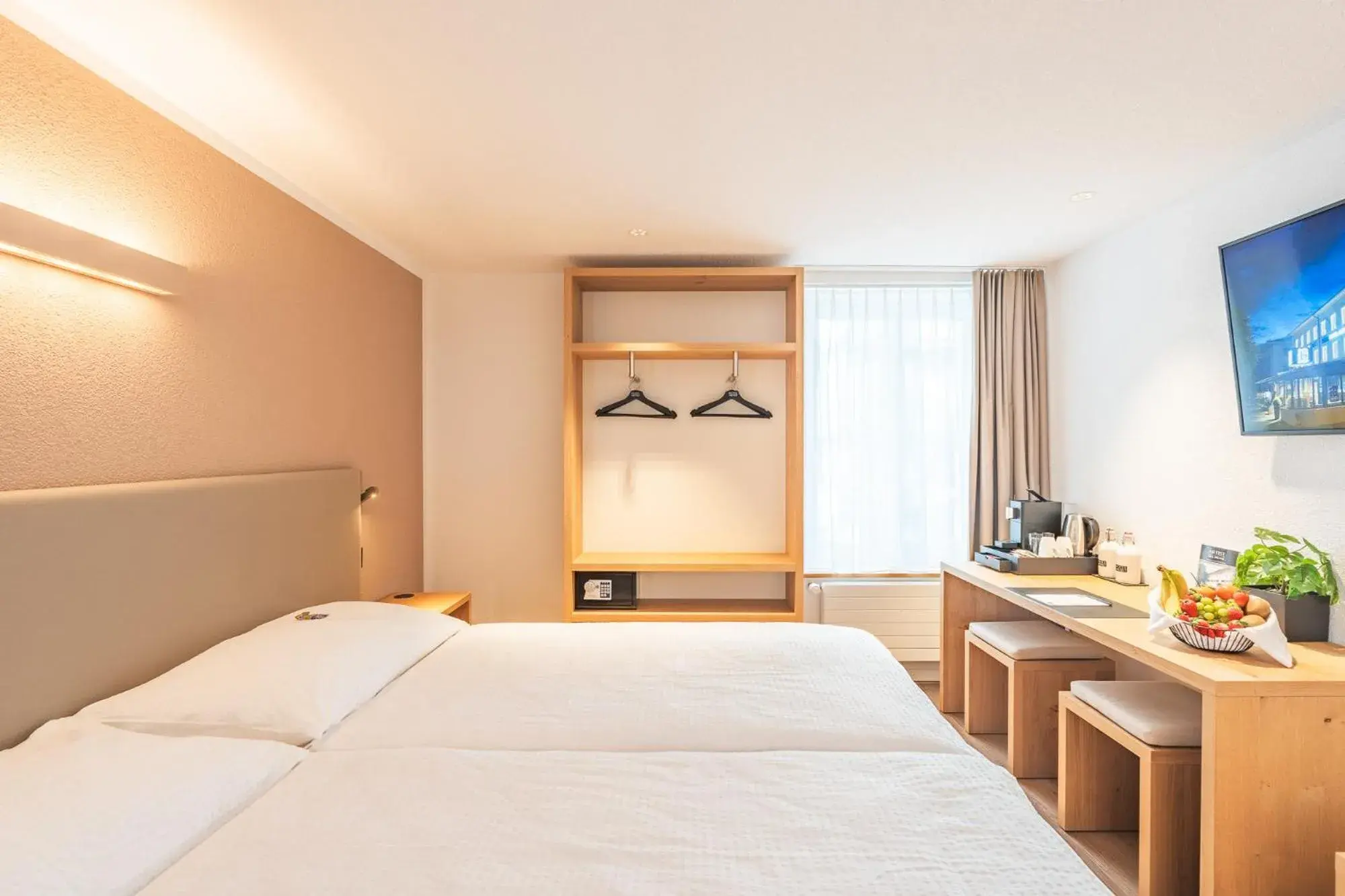 Twin Room in Hotel Artist Twin Room in Hotel Artist