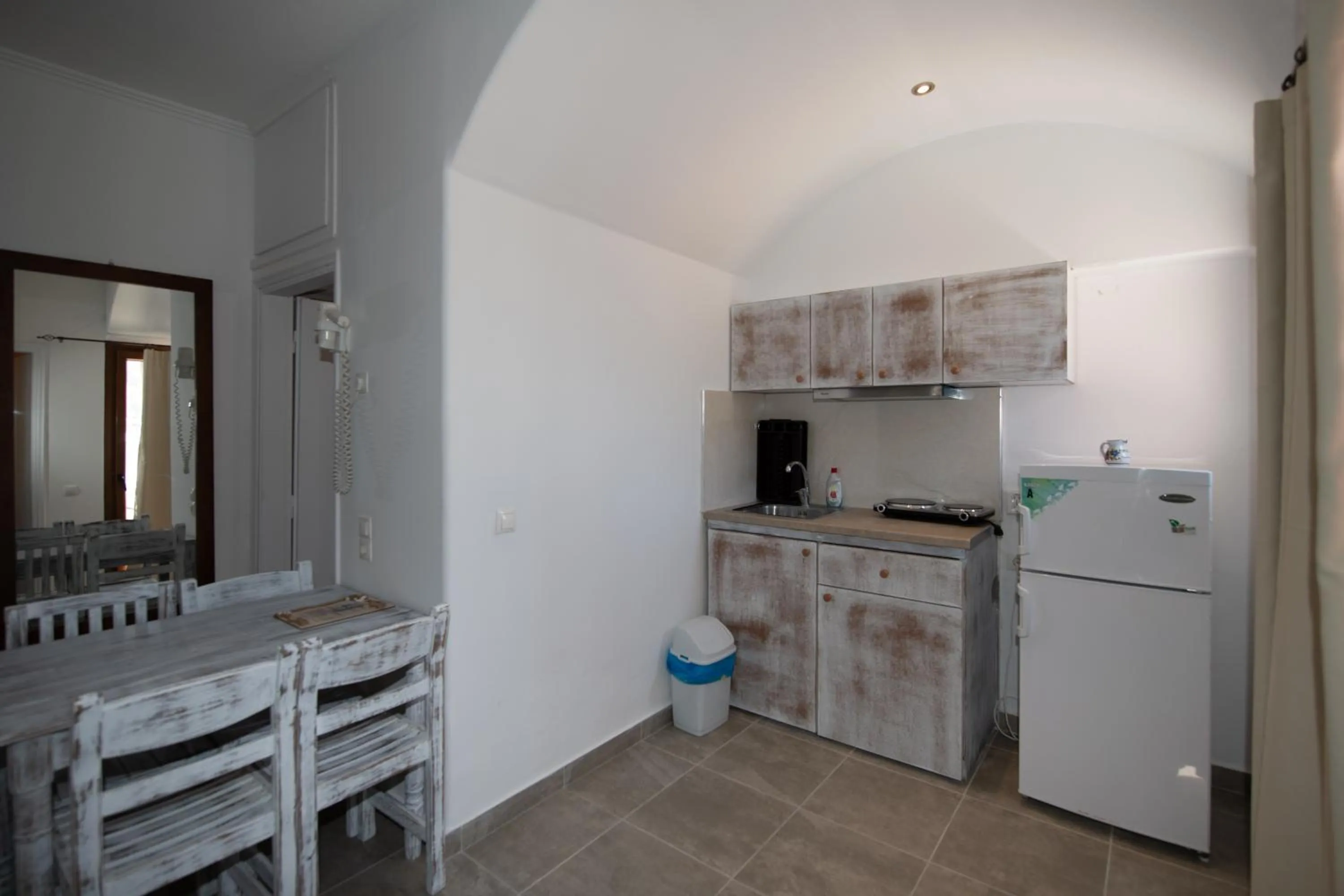 Kitchen or kitchenette in Orfeas Apartments