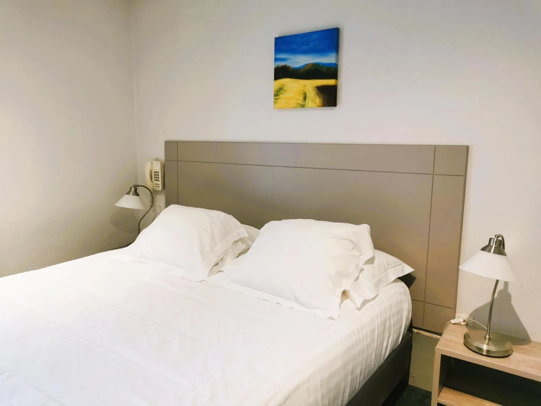 Bed in Hotel de la Couronne