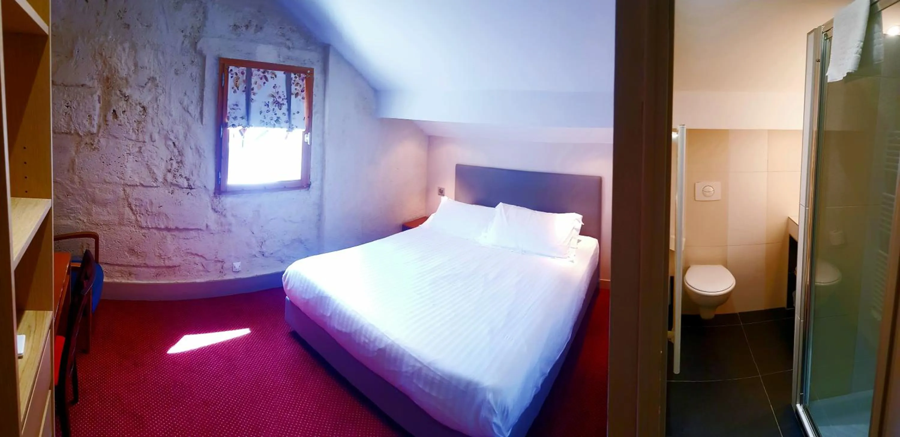 Bed in Hotel de la Couronne