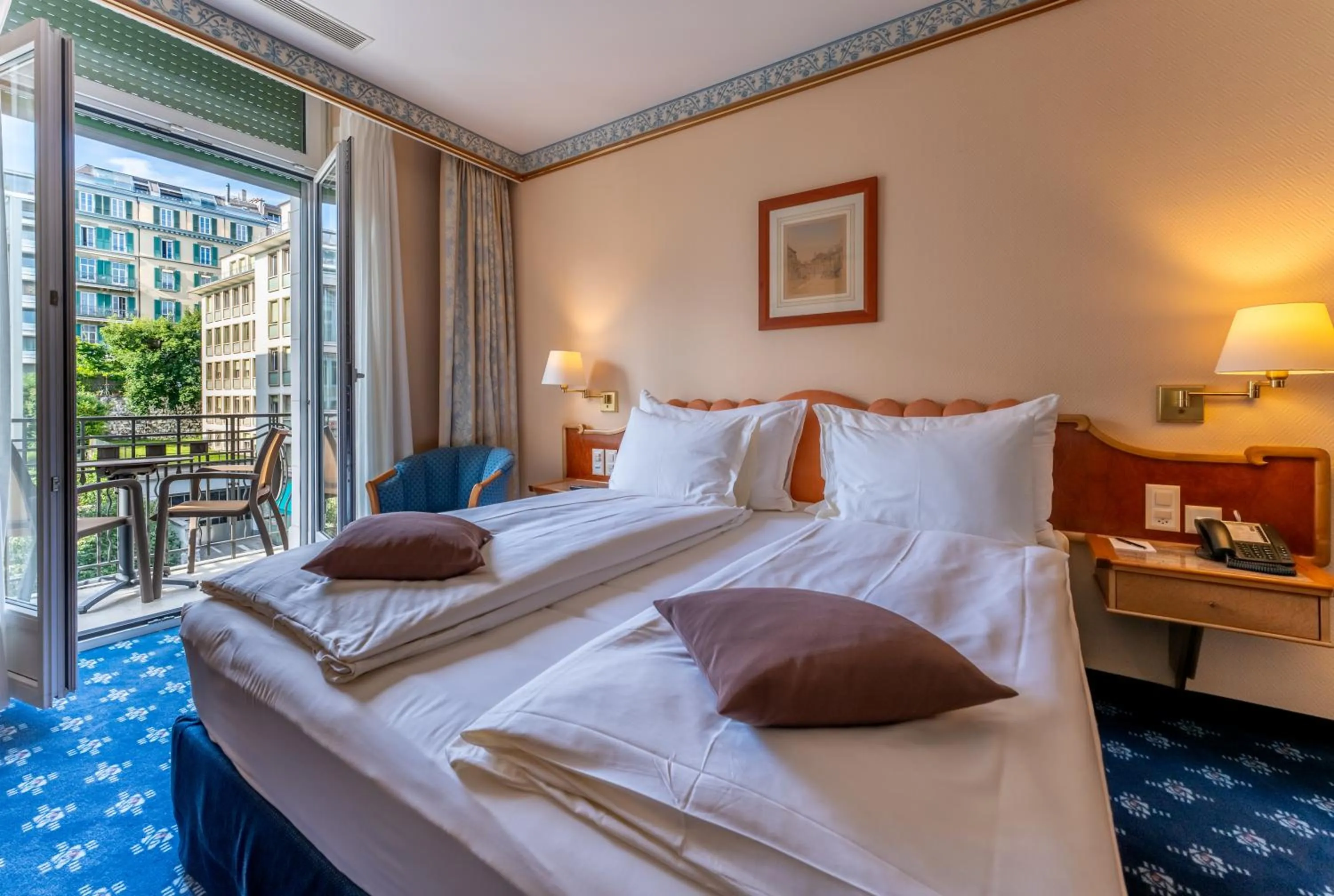 Balcony/Terrace, Bed in Best Western Plus Hotel Mirabeau