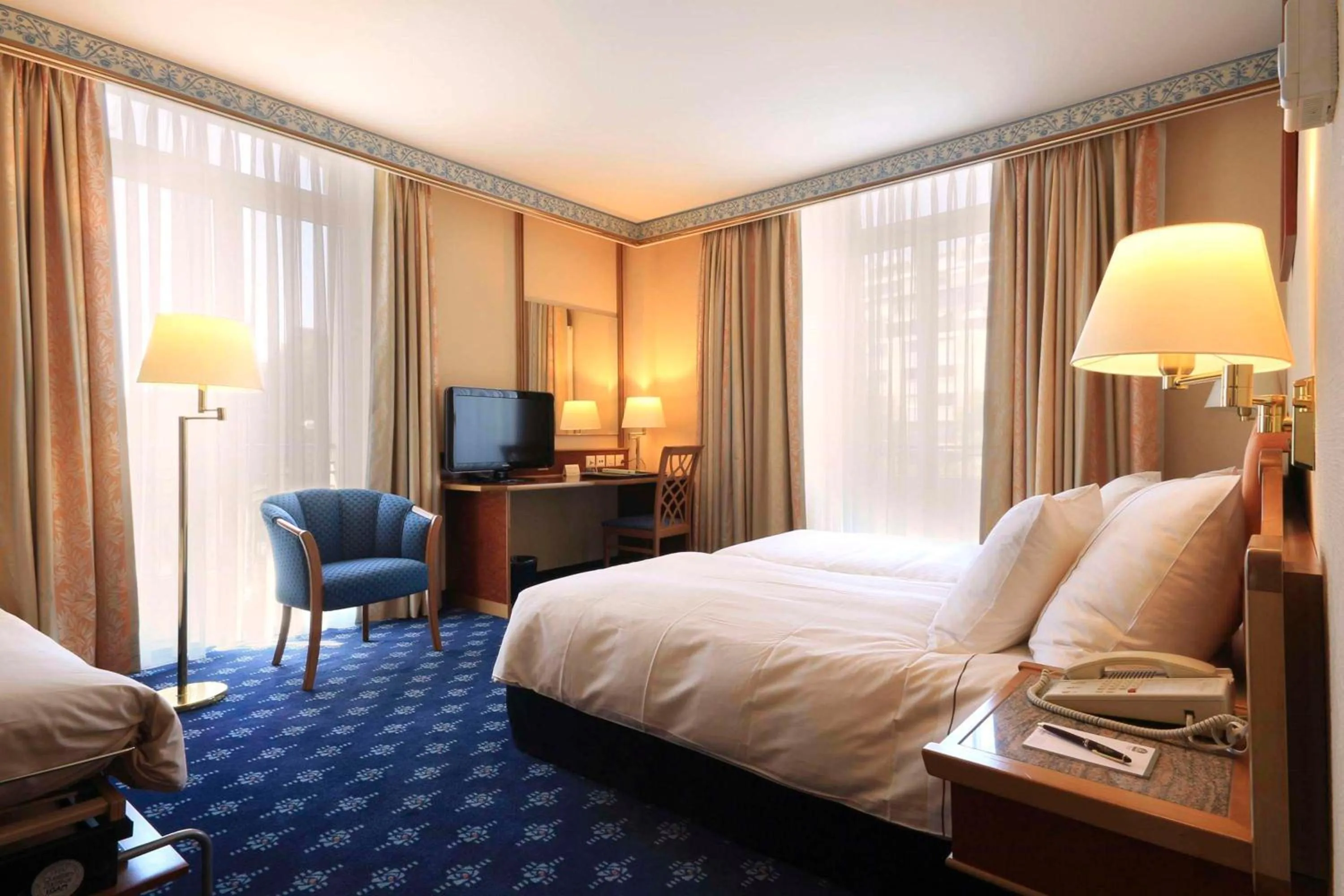 Bedroom, Bed in Best Western Plus Hotel Mirabeau