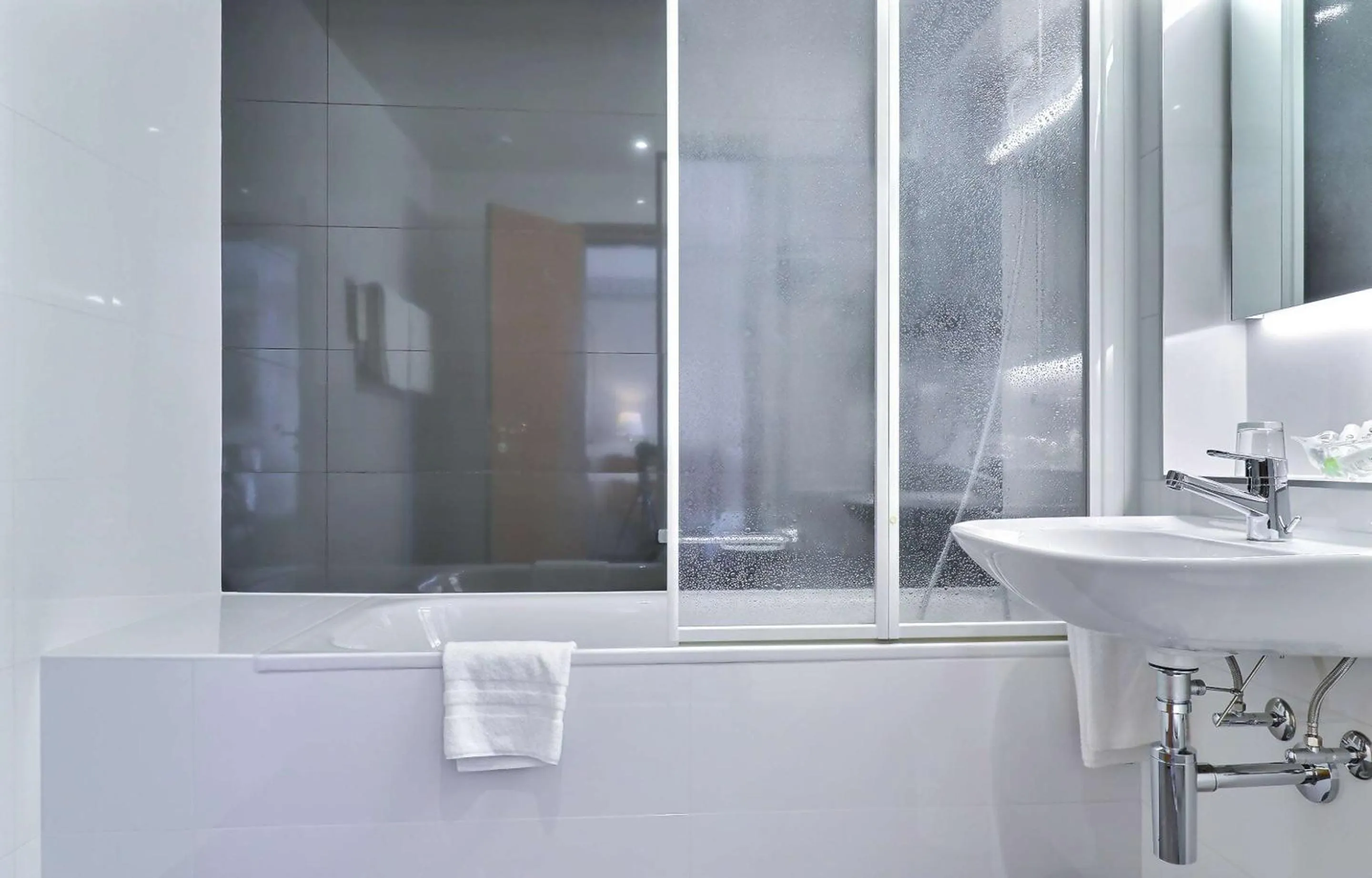 Bedroom in Best Western Plus Hotel Mirabeau