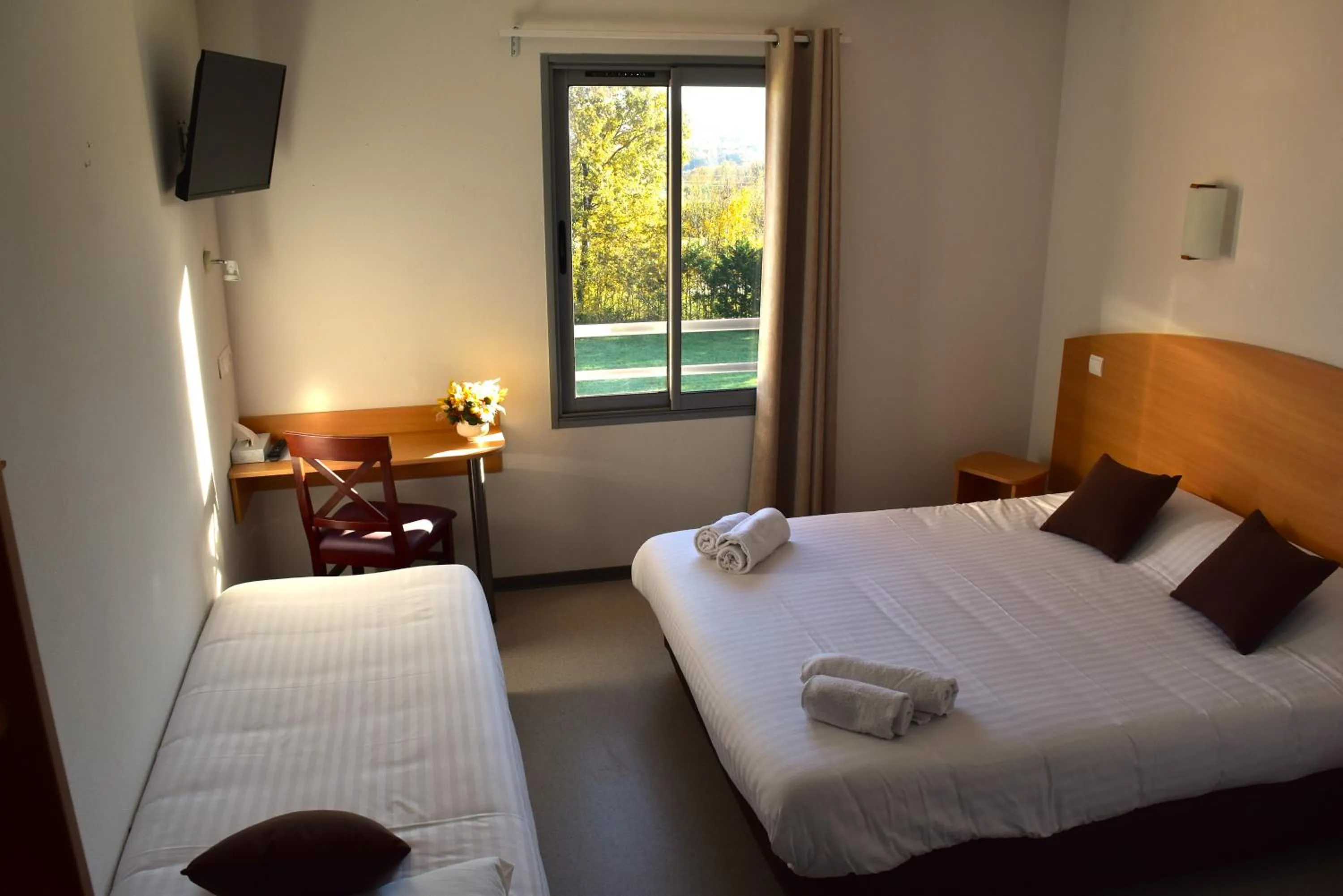 Photo of the whole room, Bed in Au Périgord Noir