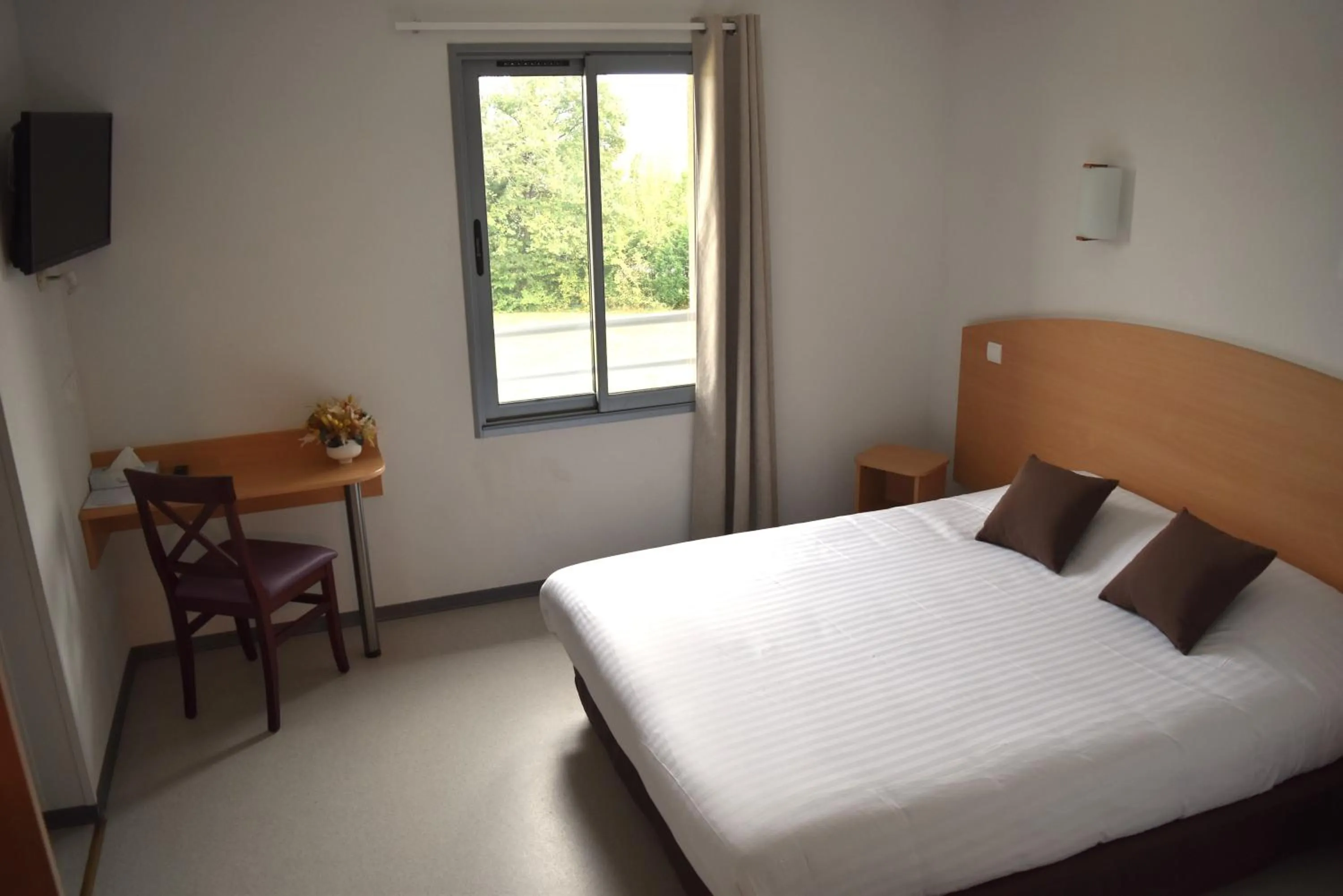 Photo of the whole room, Bed in Au Périgord Noir