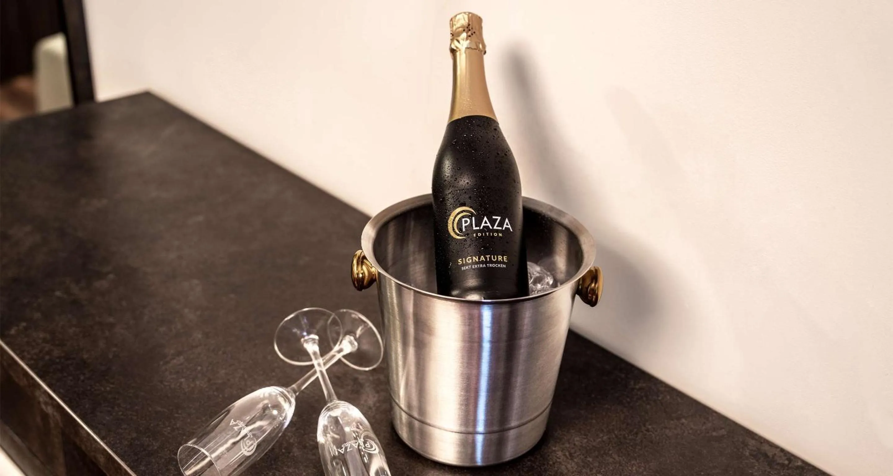 Bedroom in Best Western Plus Plaza Berlin Kurfürstendamm