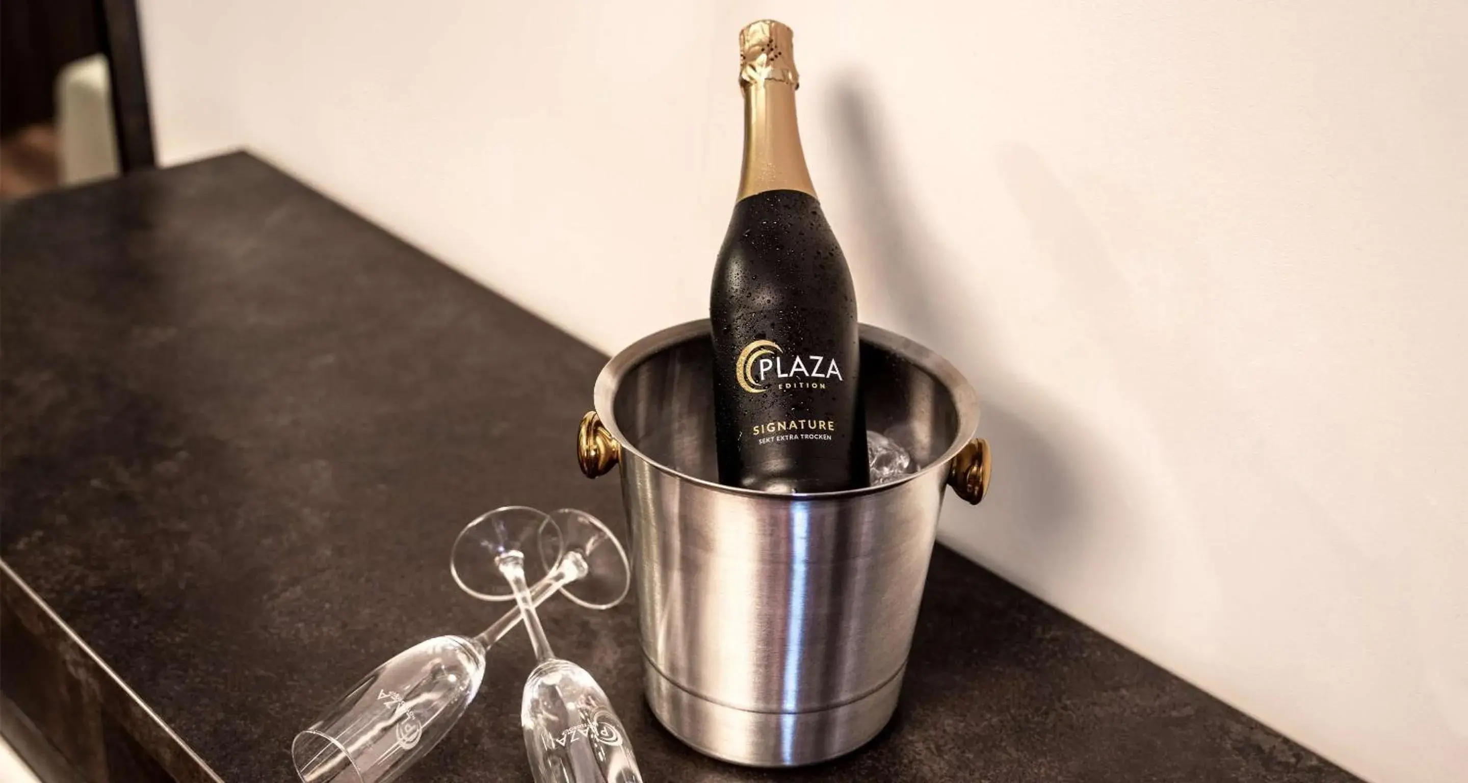 Bedroom in Best Western Plus Plaza Berlin Kurfürstendamm Bedroom in Best Western Plus Plaza Berlin Kurfürstendamm