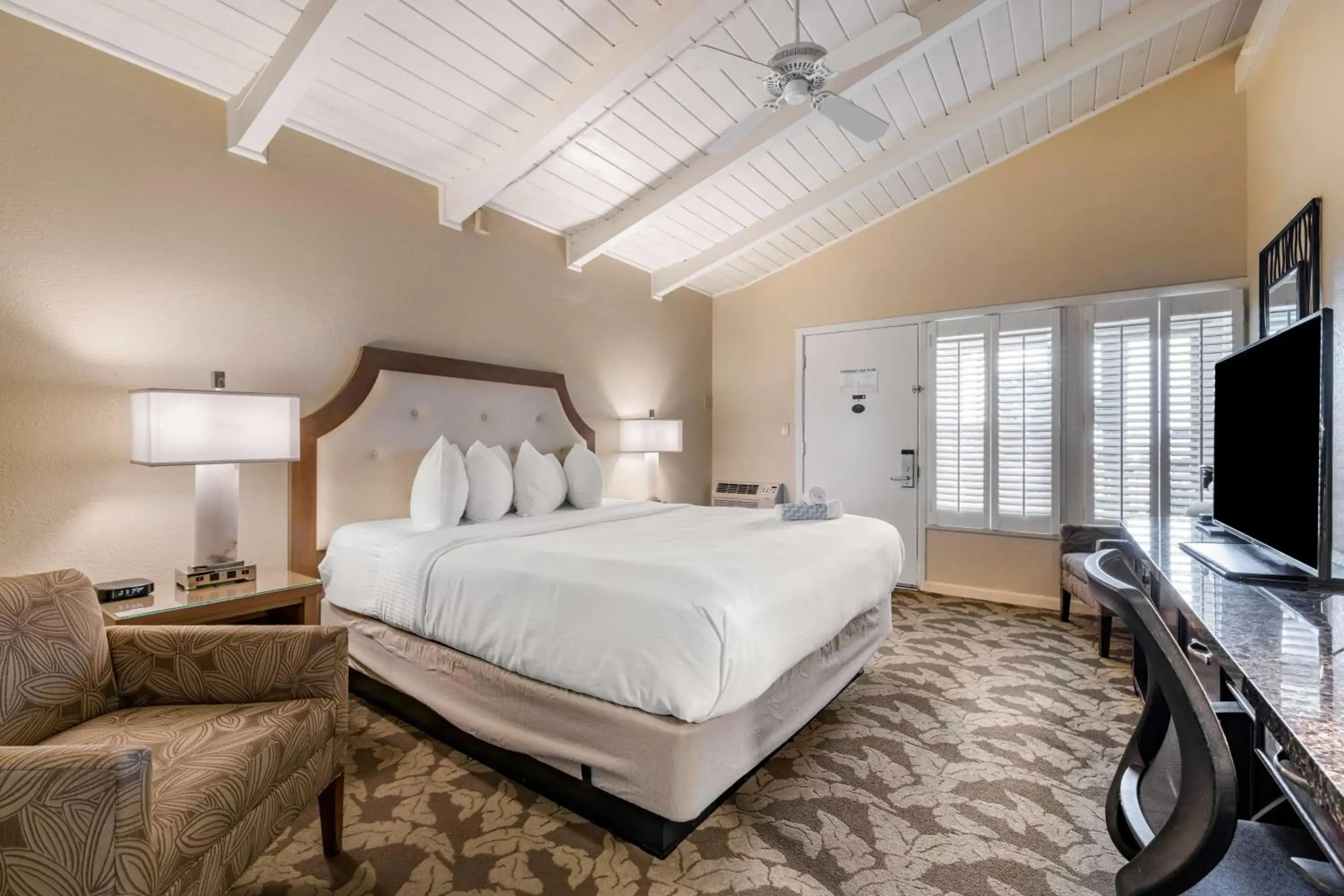 Bedroom, Bed in Best Western PLUS Island Palms Hotel & Marina Bedroom, Bed in Best Western PLUS Island Palms Hotel & Marina