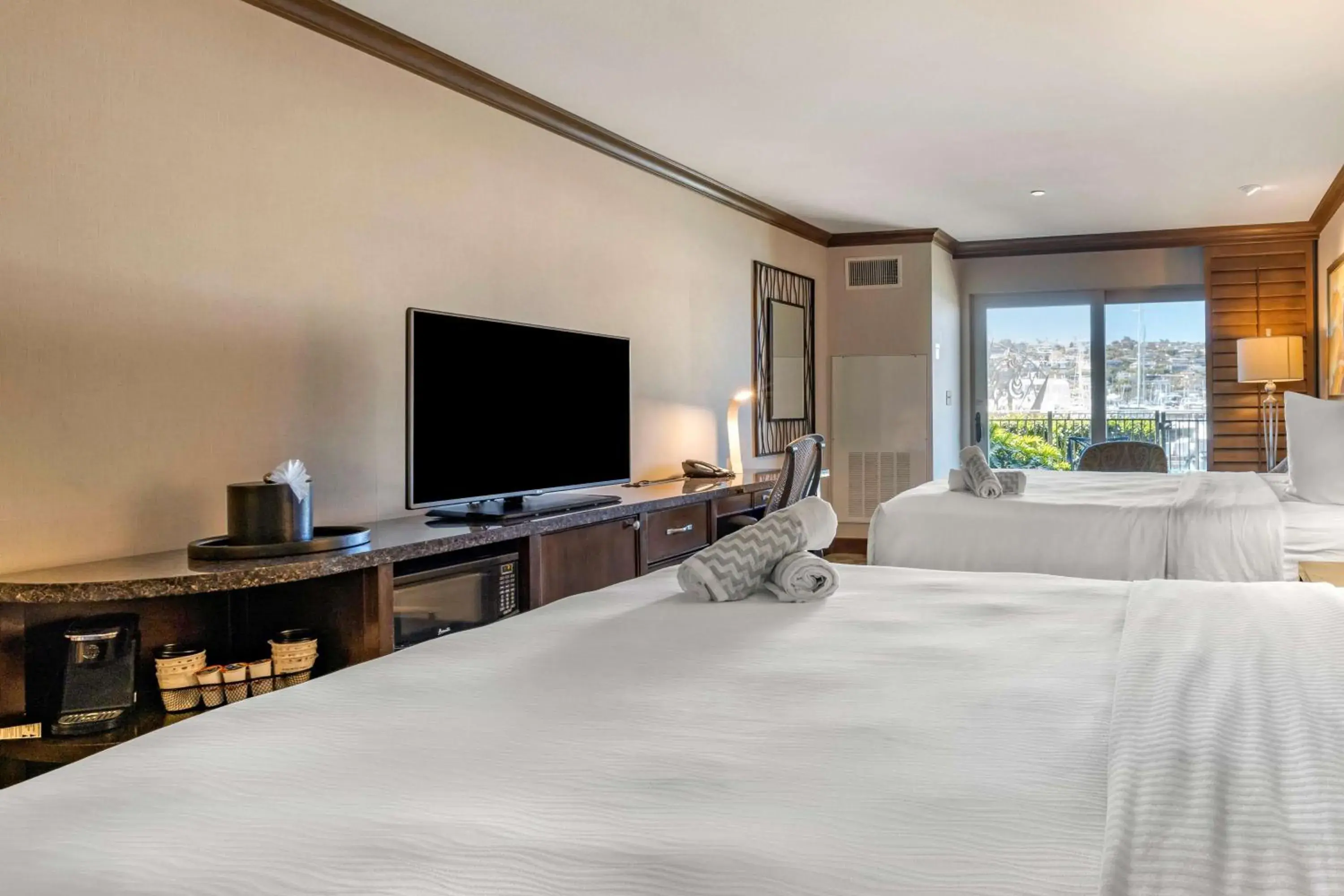 Bedroom, Bed in Best Western PLUS Island Palms Hotel & Marina Bedroom, Bed in Best Western PLUS Island Palms Hotel & Marina